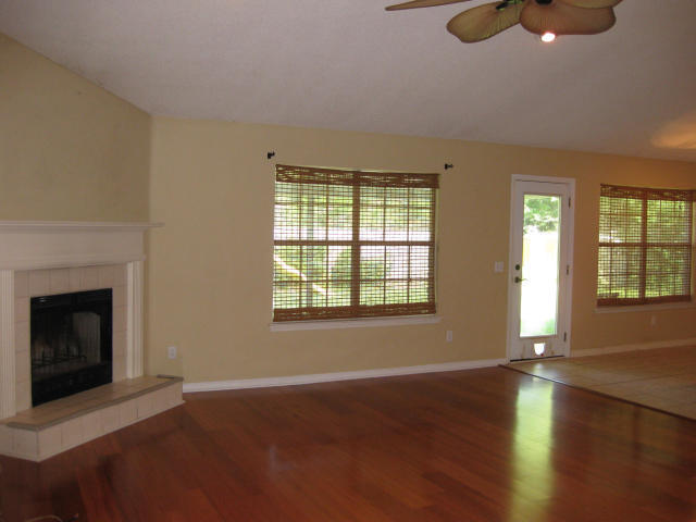 BISCAYNE POINTE - Residential