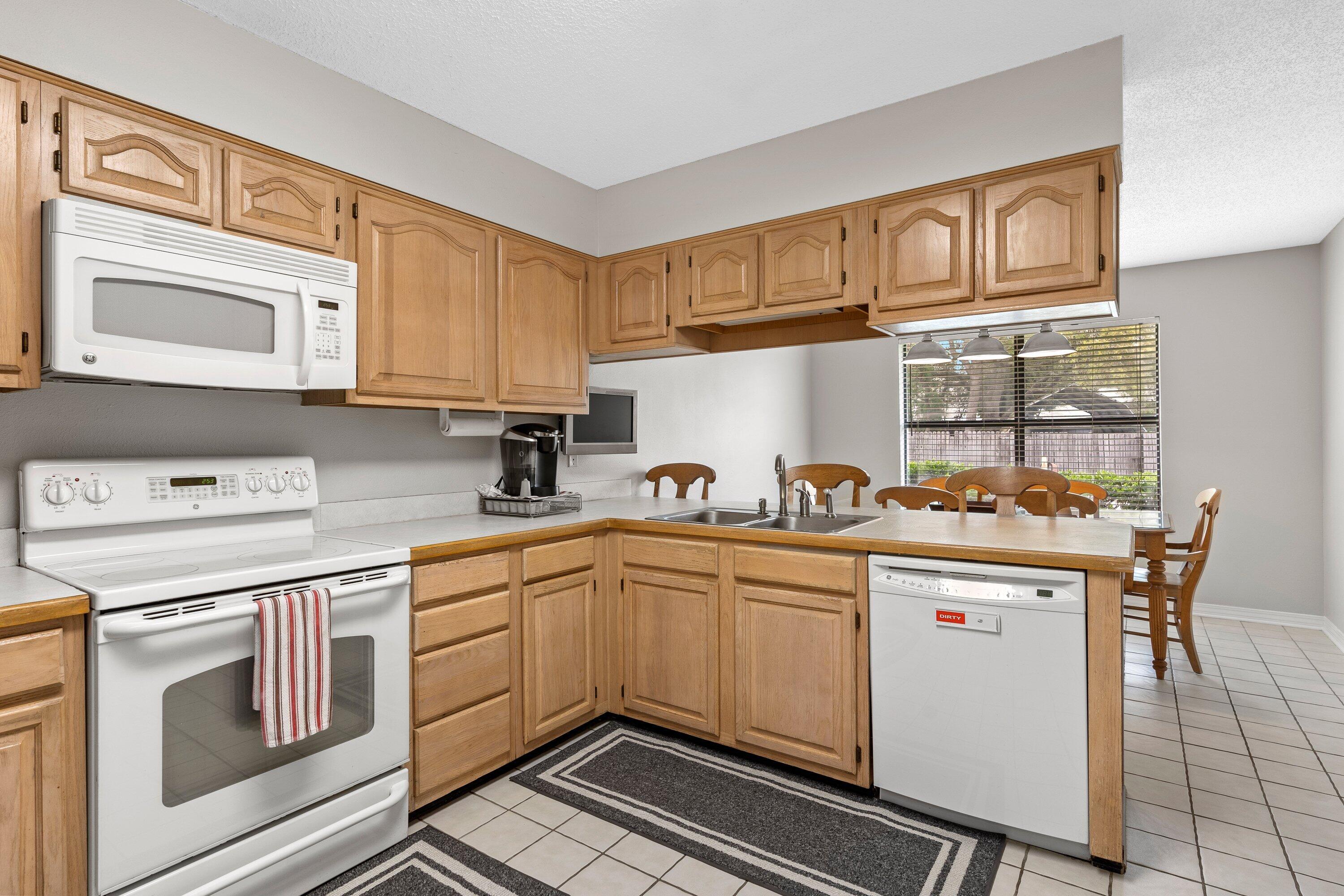 MEADOW WOODS - Residential