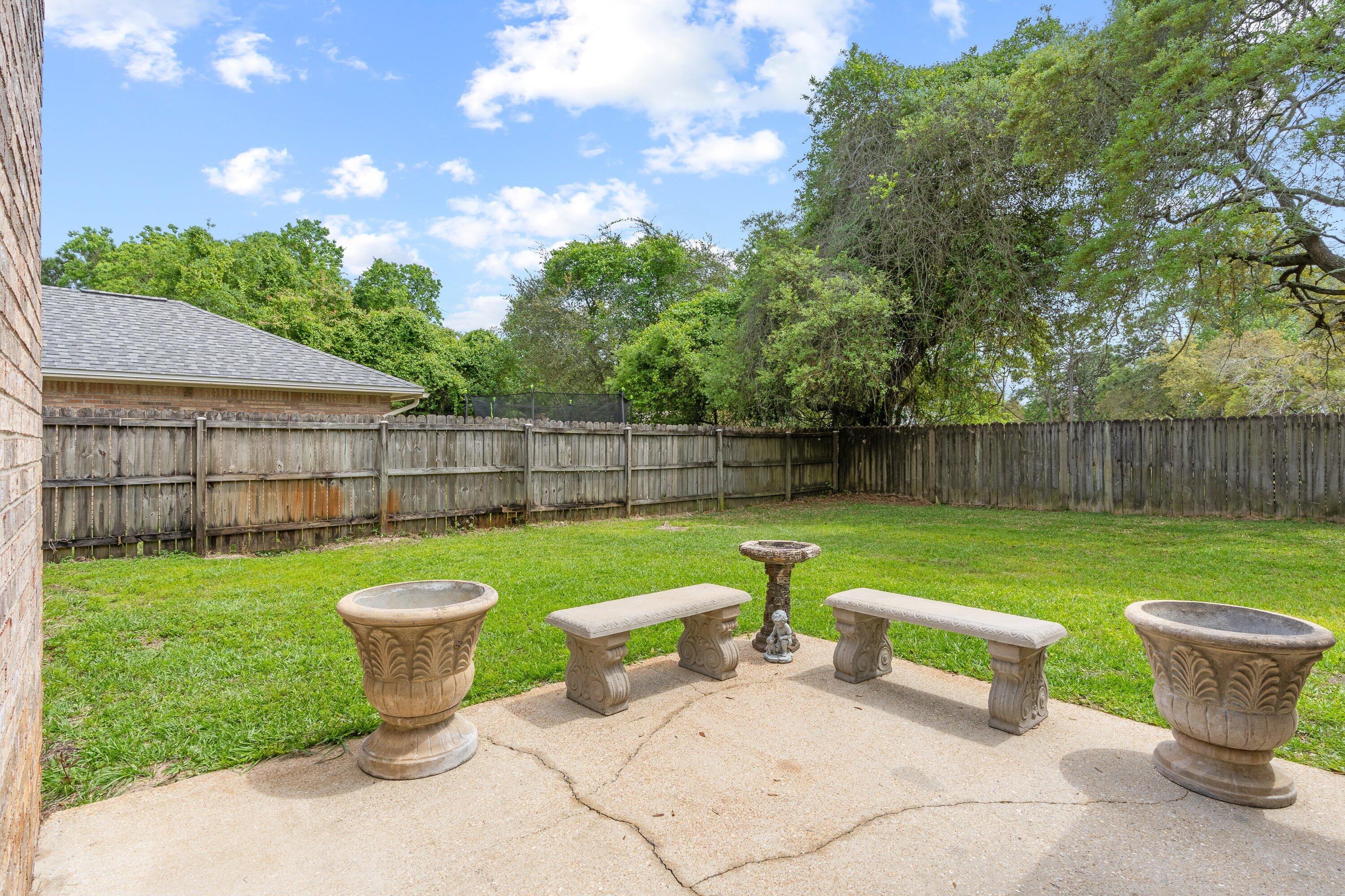 MEADOW WOODS - Residential