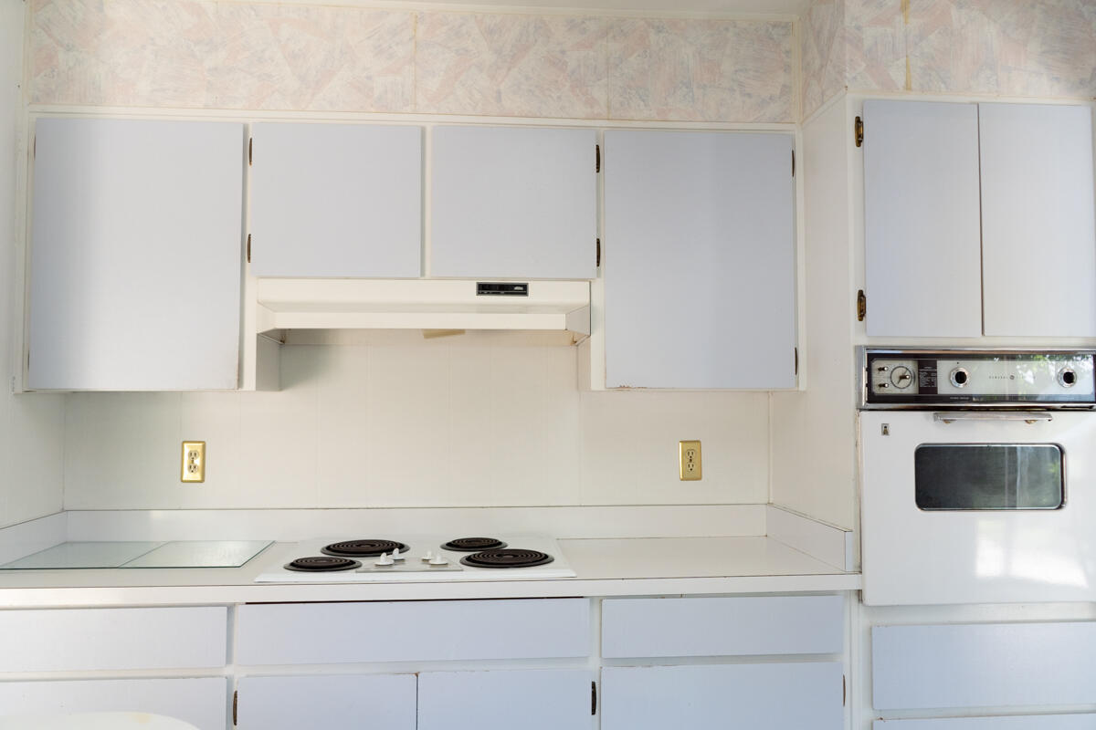 BAYOU WOODS 2ND ADD LOT 13 BLK A - Residential