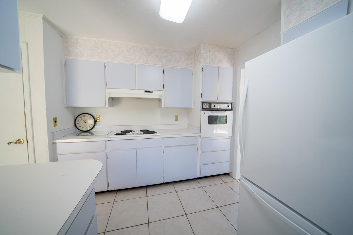 BAYOU WOODS 2ND ADD LOT 13 BLK A - Residential