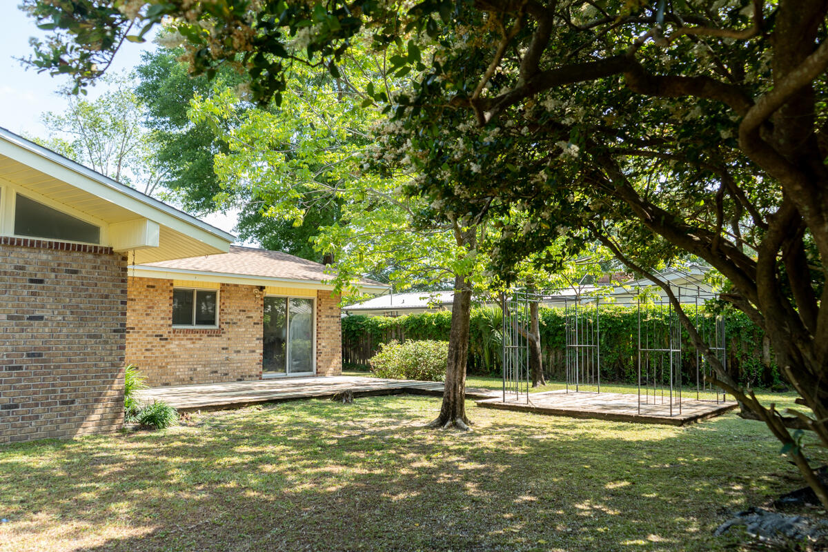 BAYOU WOODS 2ND ADD LOT 13 BLK A - Residential