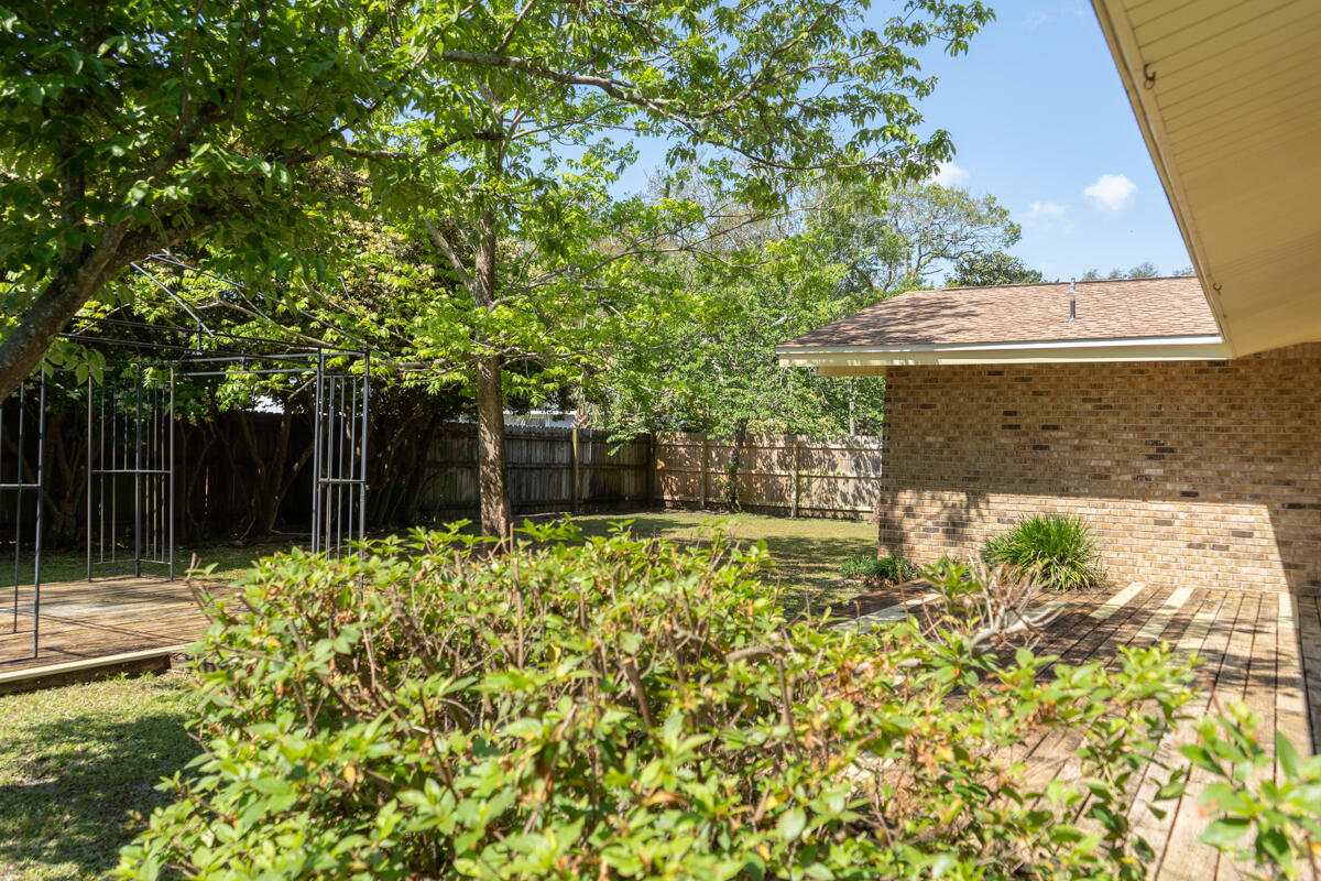 BAYOU WOODS 2ND ADD LOT 13 BLK A - Residential