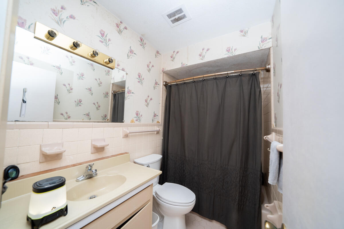 BAYOU WOODS 2ND ADD LOT 13 BLK A - Residential