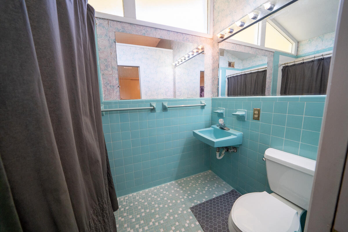 BAYOU WOODS 2ND ADD LOT 13 BLK A - Residential