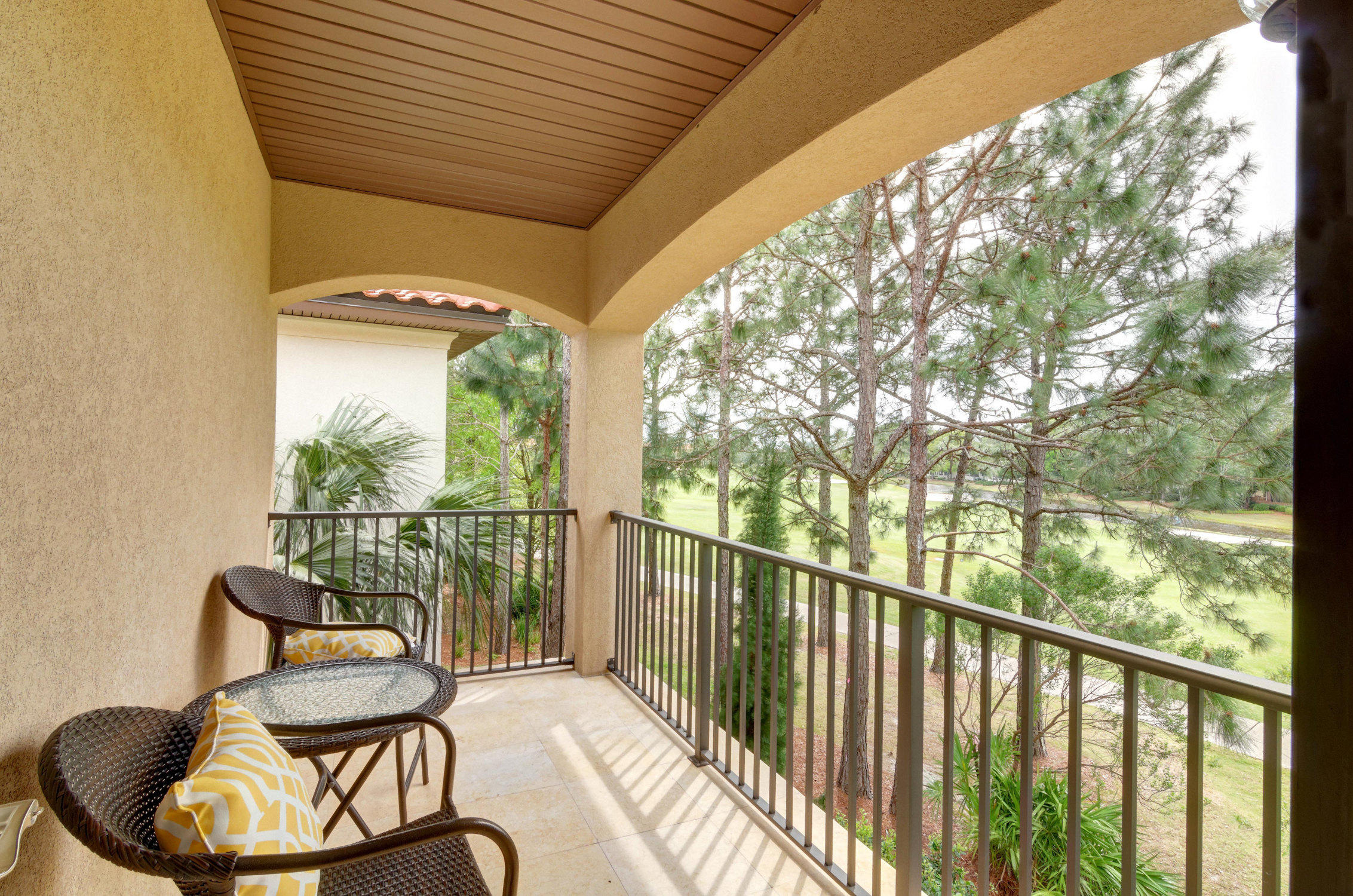 VILLA LAGO - Residential