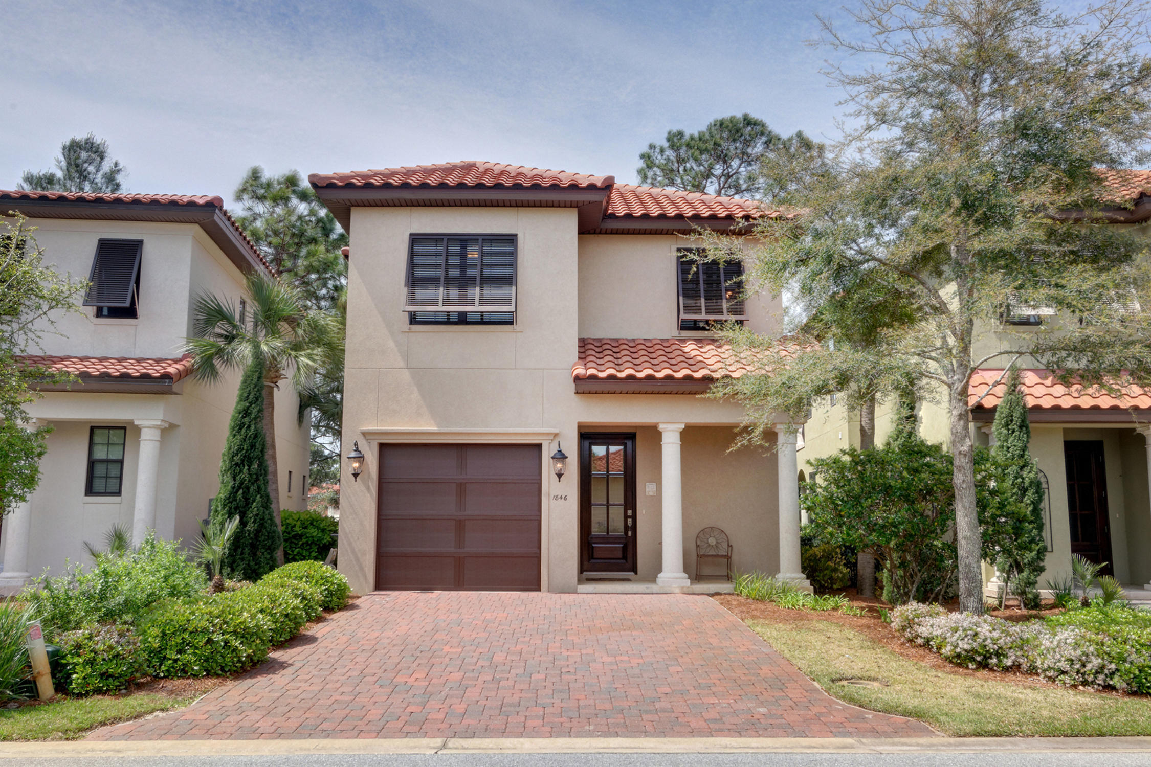 VILLA LAGO - Residential