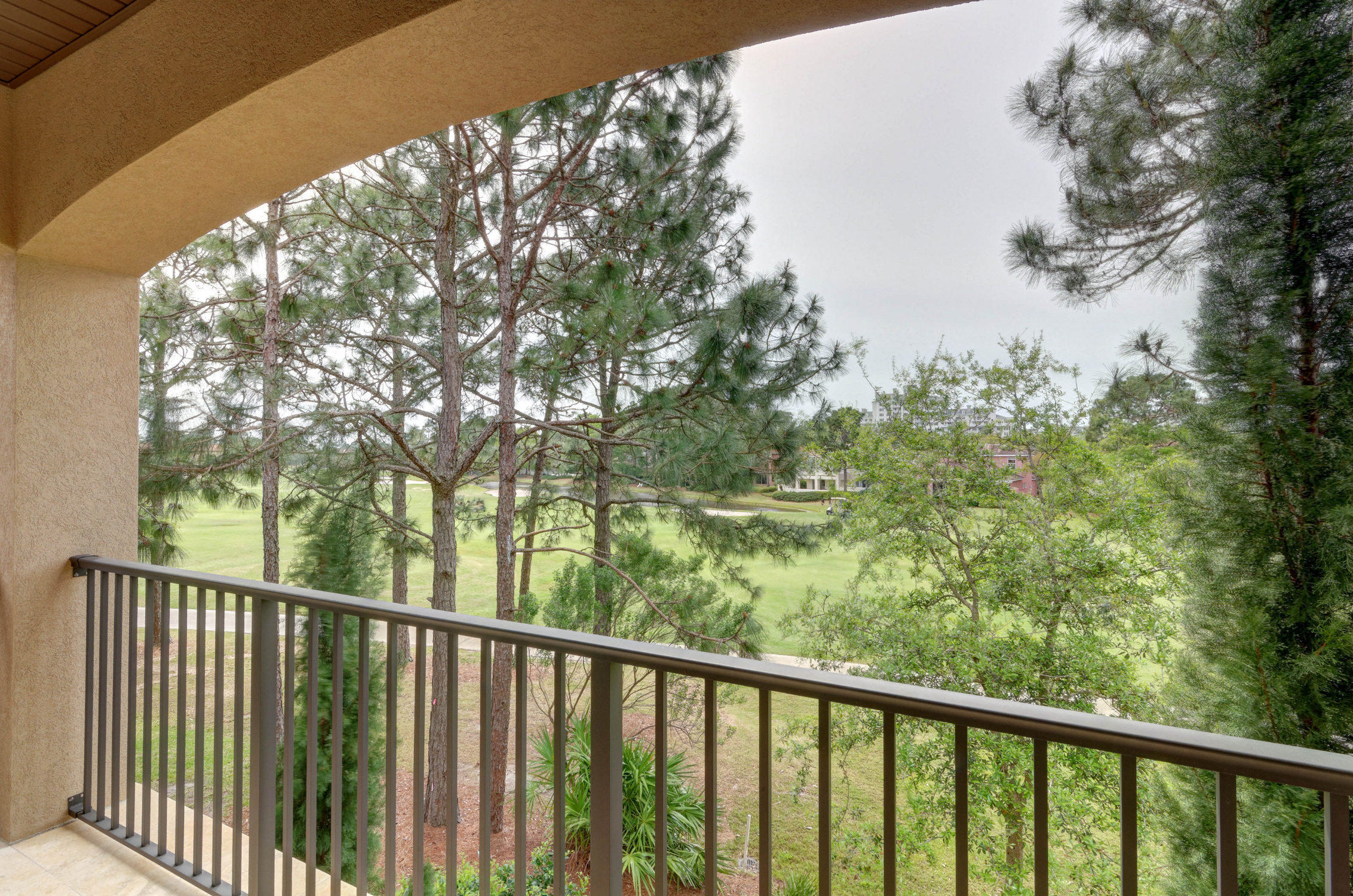 VILLA LAGO - Residential