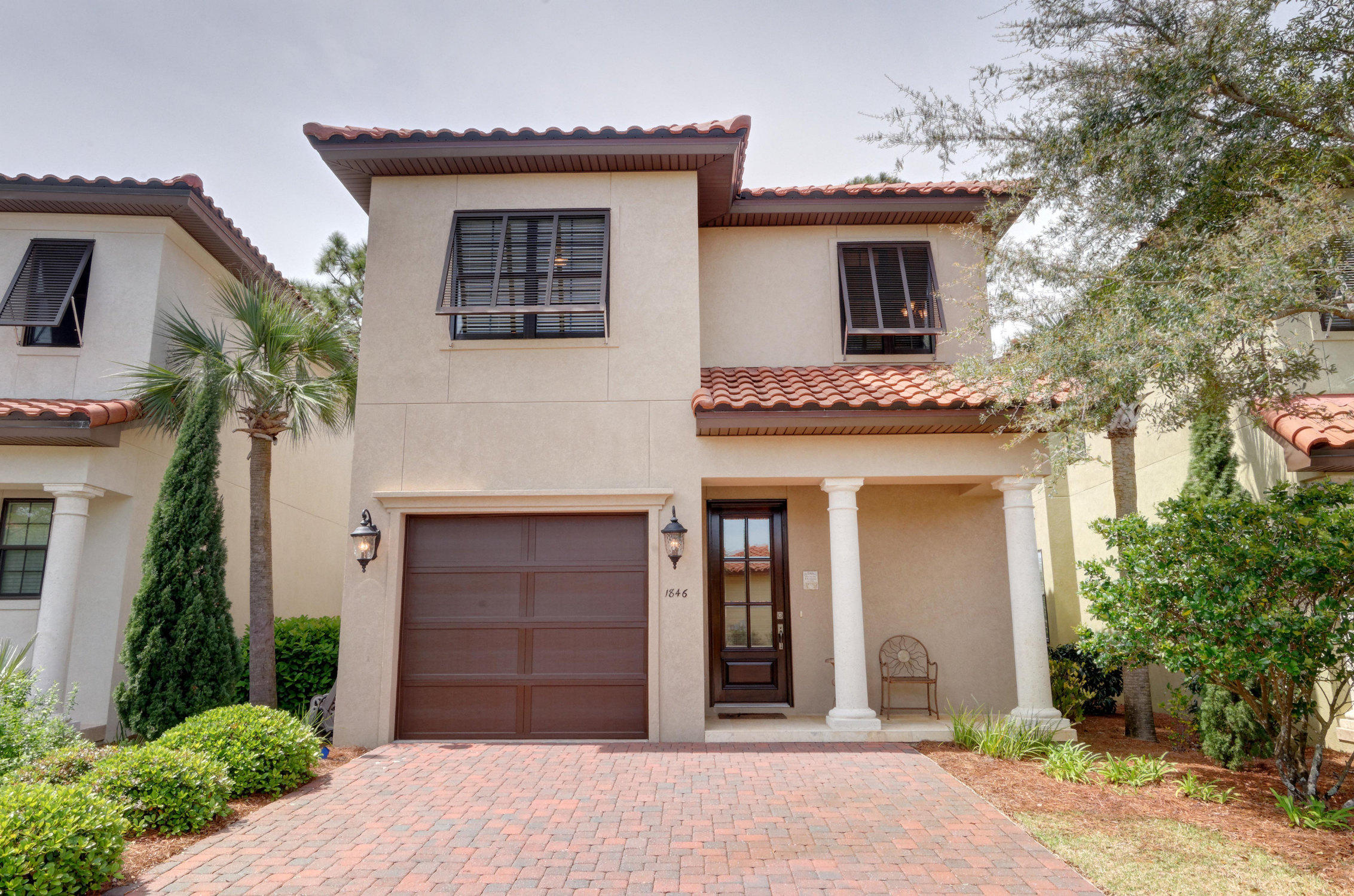 VILLA LAGO - Residential