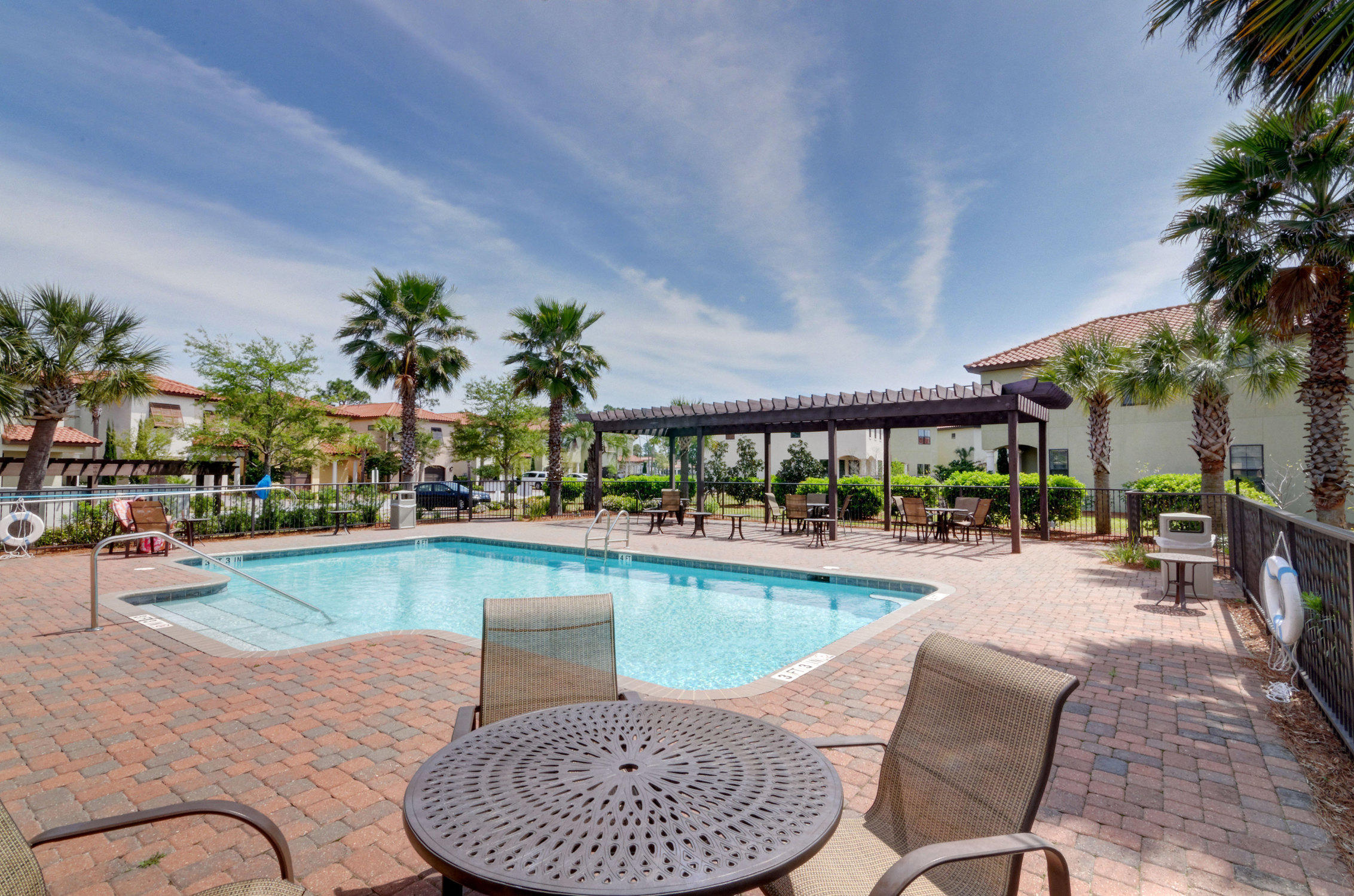 VILLA LAGO - Residential