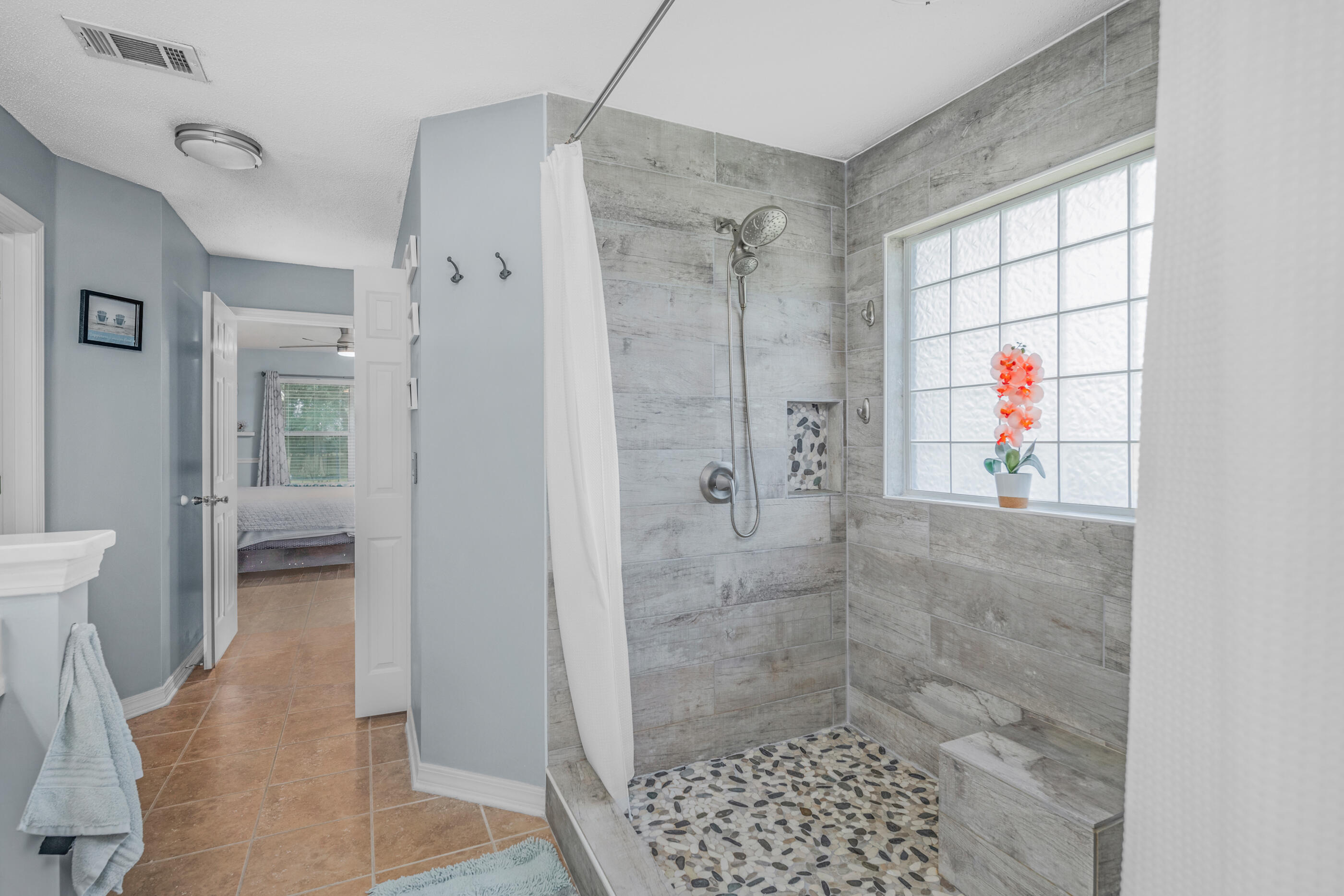 HOLLEY BY THE SEA - Residential