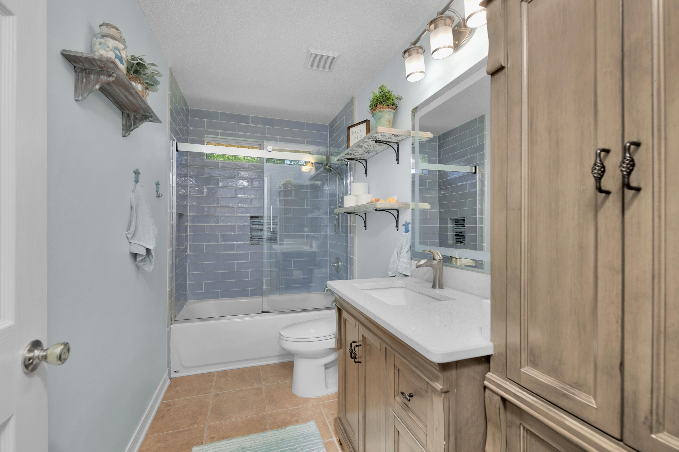 HOLLEY BY THE SEA - Residential