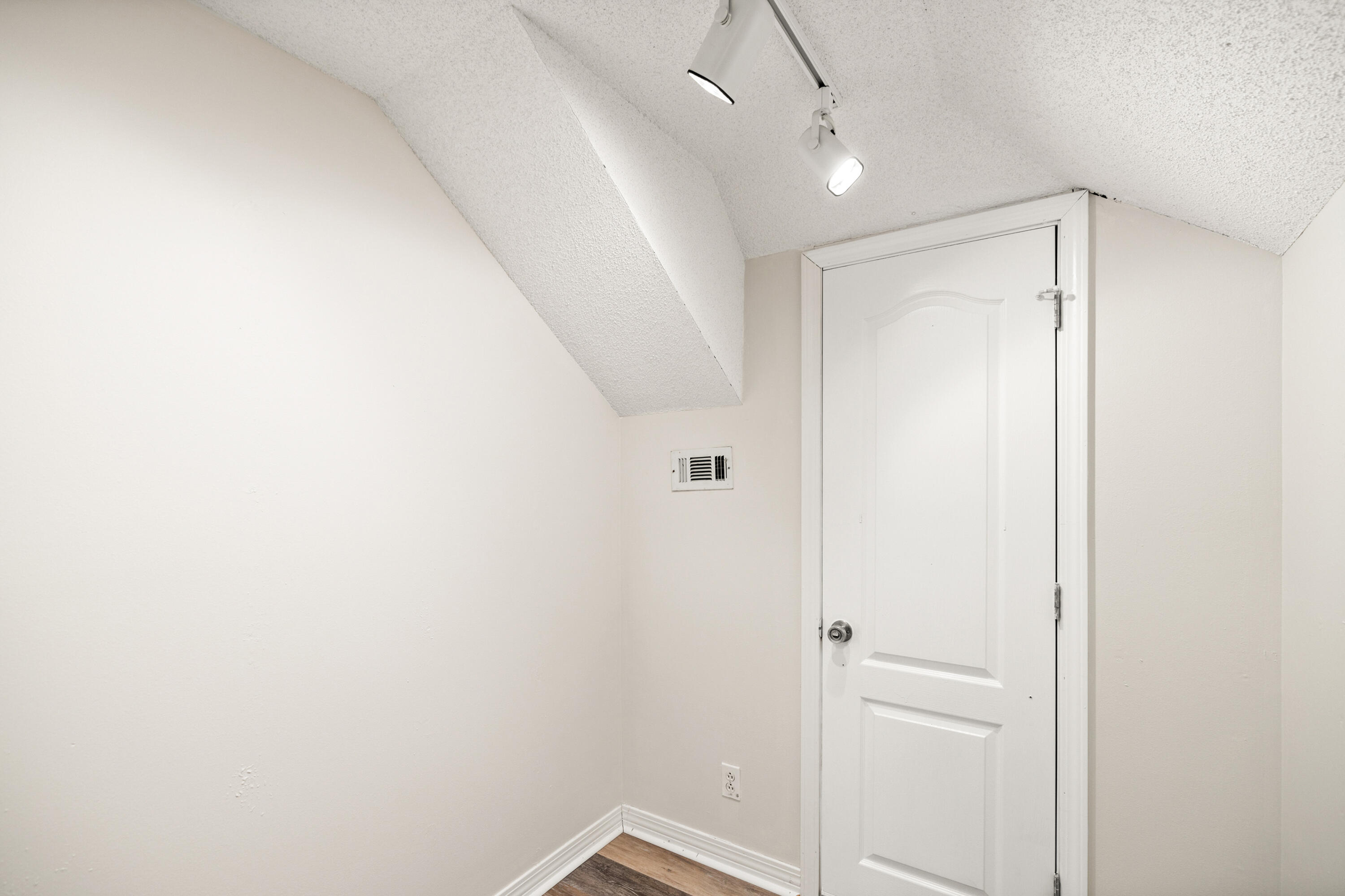 PARKWOOD ESTATES PH 1 BLUEWATER BAY - Residential Lease