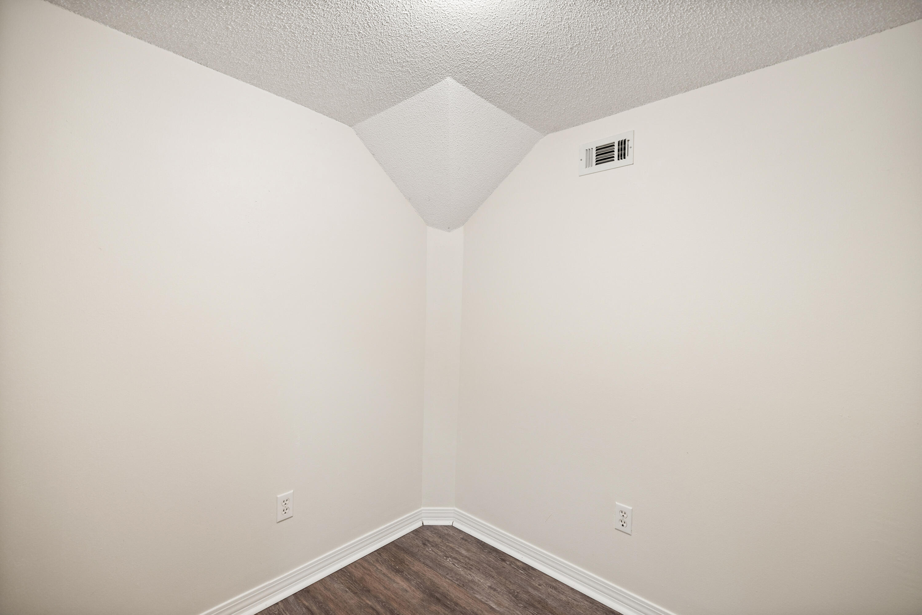 PARKWOOD ESTATES PH 1 BLUEWATER BAY - Residential Lease