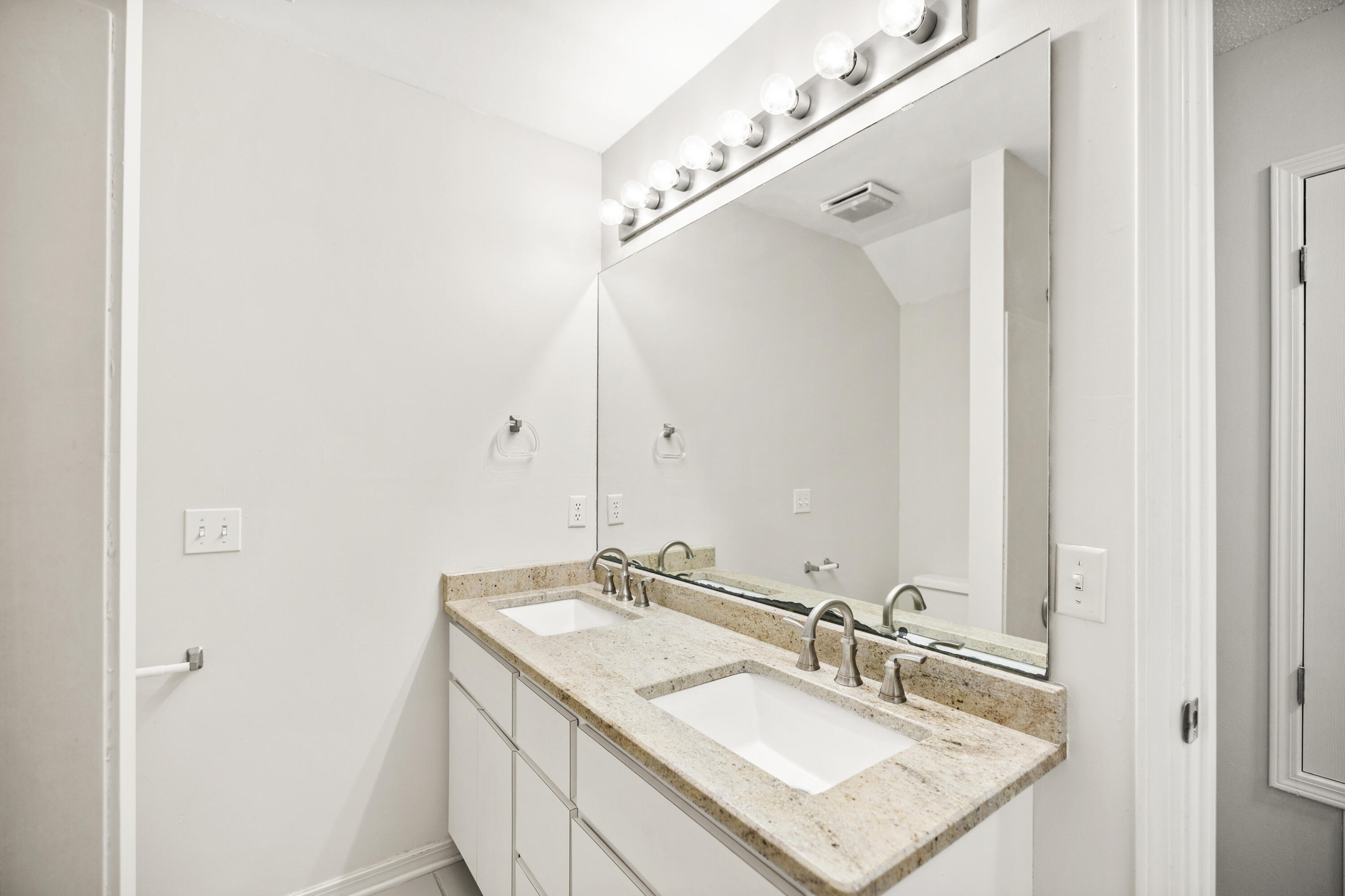 PARKWOOD ESTATES PH 1 BLUEWATER BAY - Residential Lease