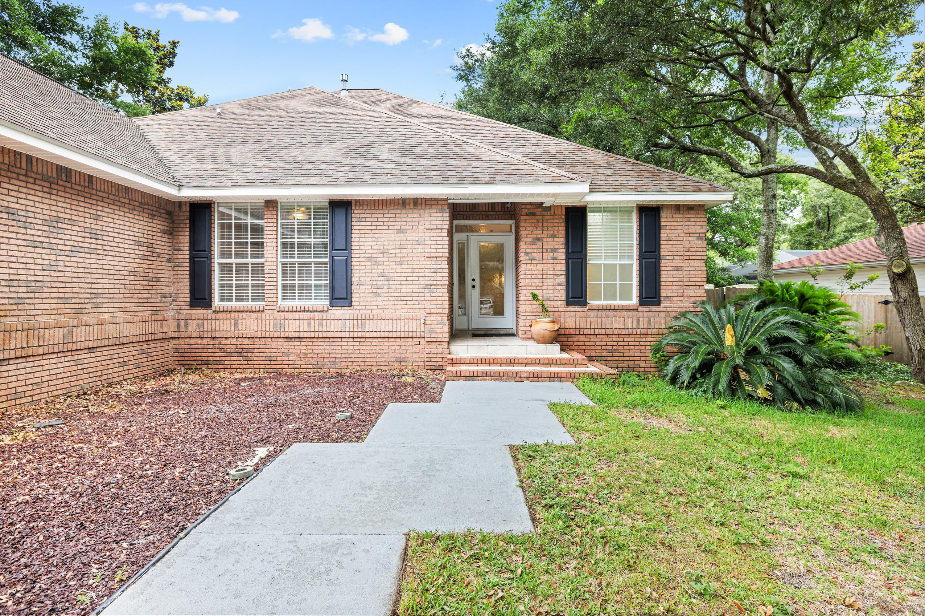 PARKWOOD ESTATES PH 1 BLUEWATER BAY - Residential Lease