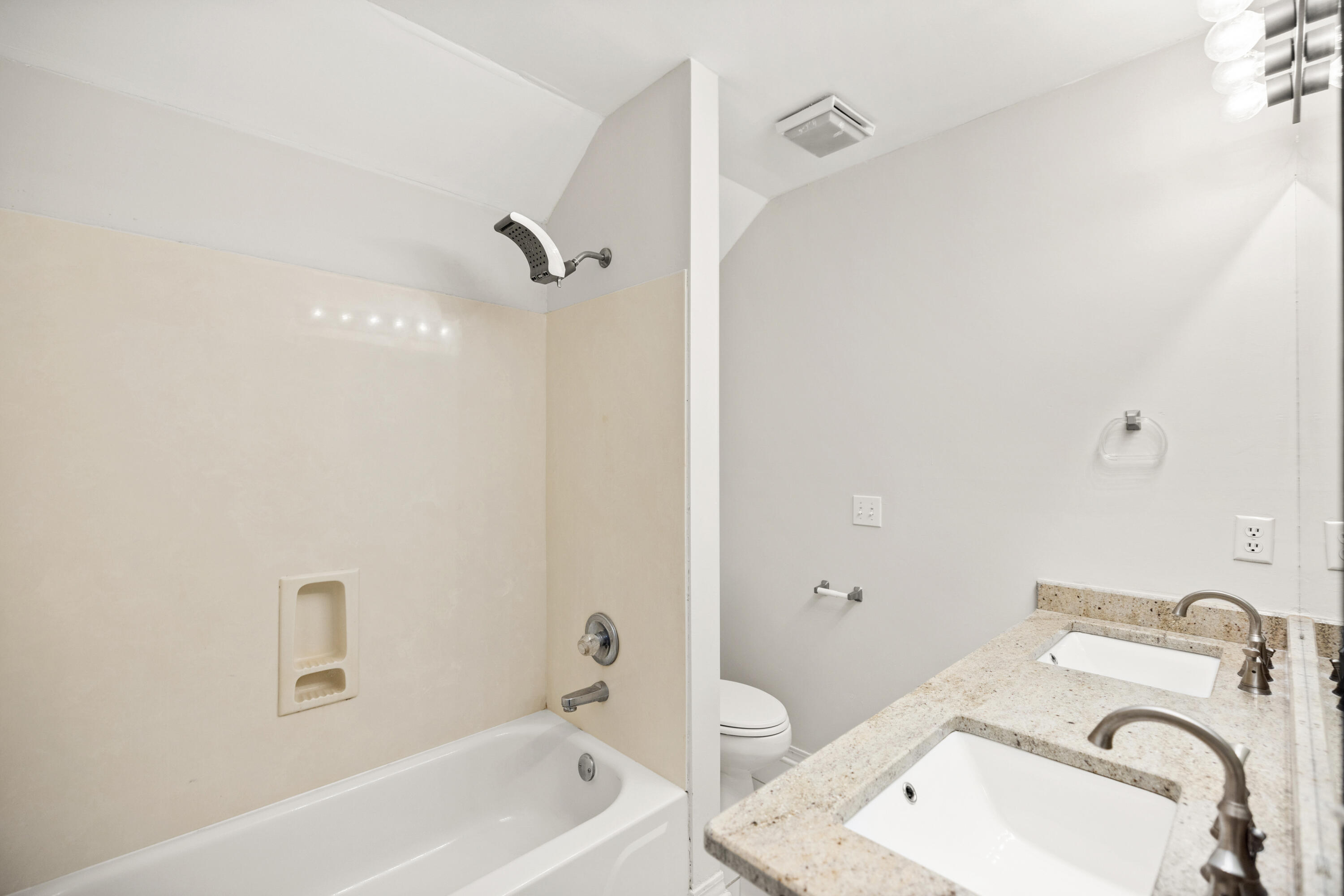 PARKWOOD ESTATES PH 1 BLUEWATER BAY - Residential Lease