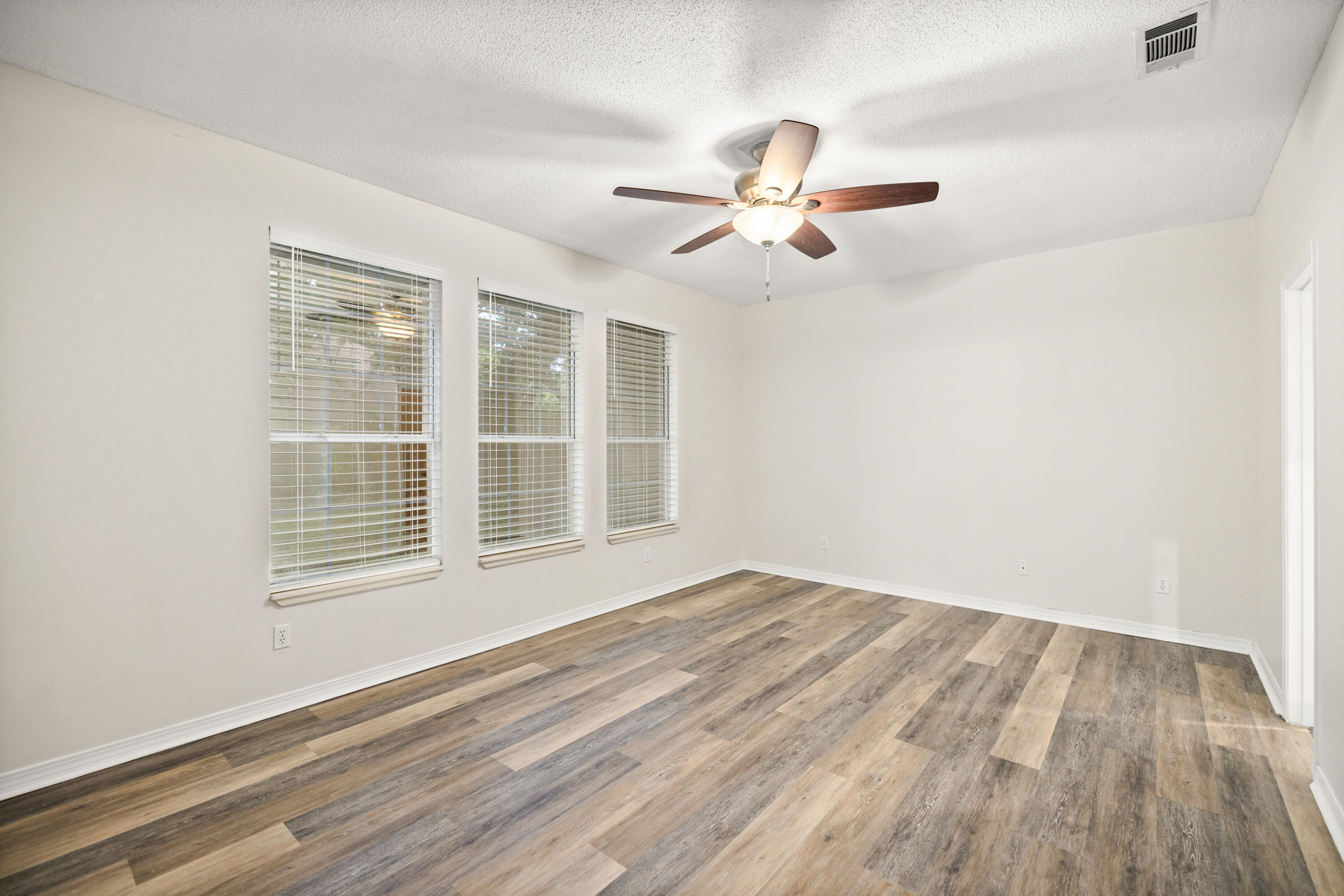 PARKWOOD ESTATES PH 1 BLUEWATER BAY - Residential Lease