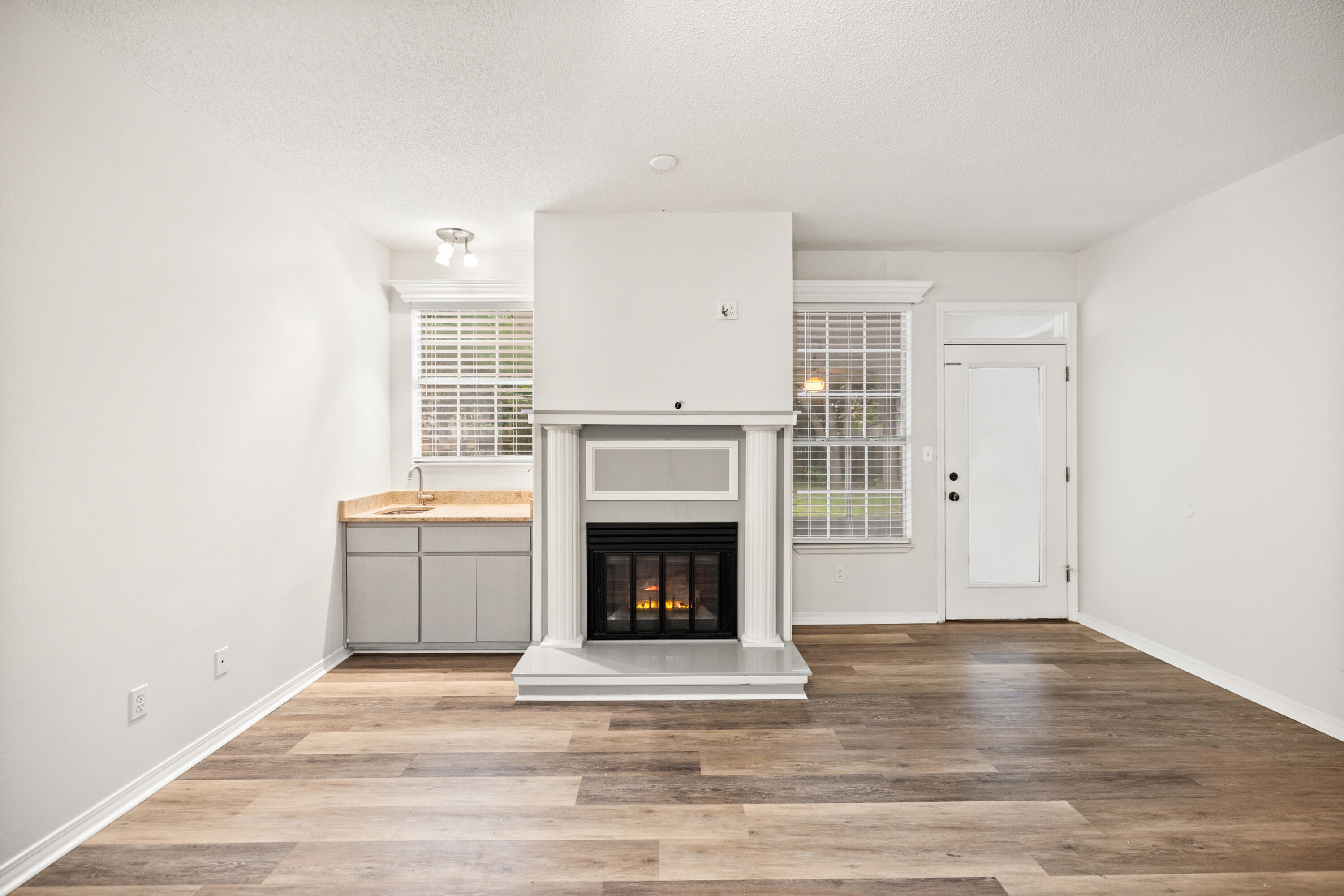 PARKWOOD ESTATES PH 1 BLUEWATER BAY - Residential Lease