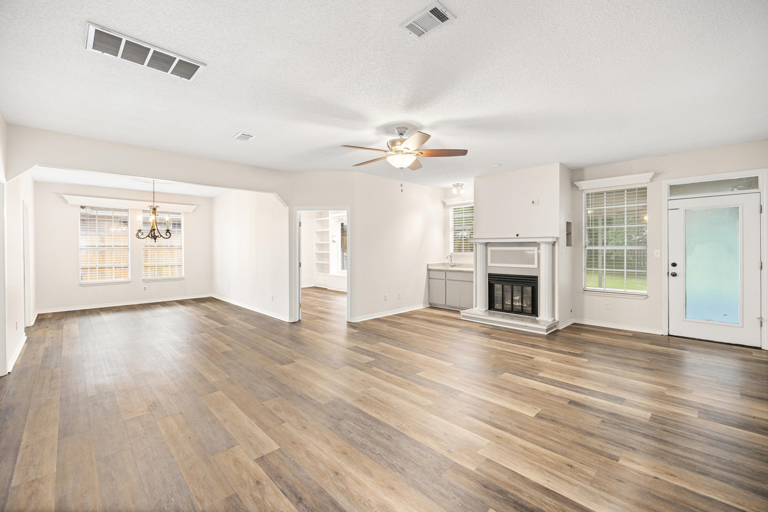 PARKWOOD ESTATES PH 1 BLUEWATER BAY - Residential Lease