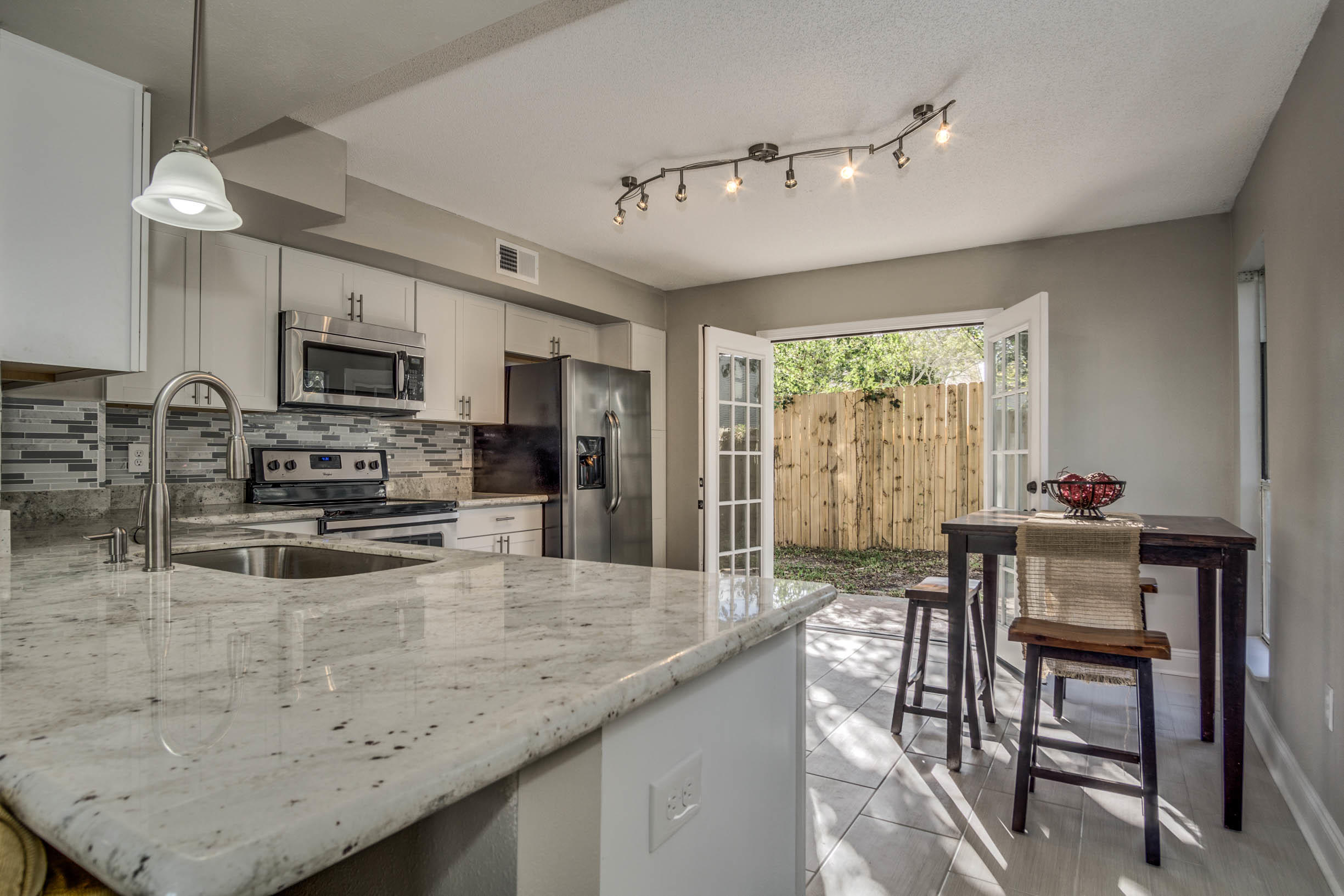 BRISTOL PARK - Residential