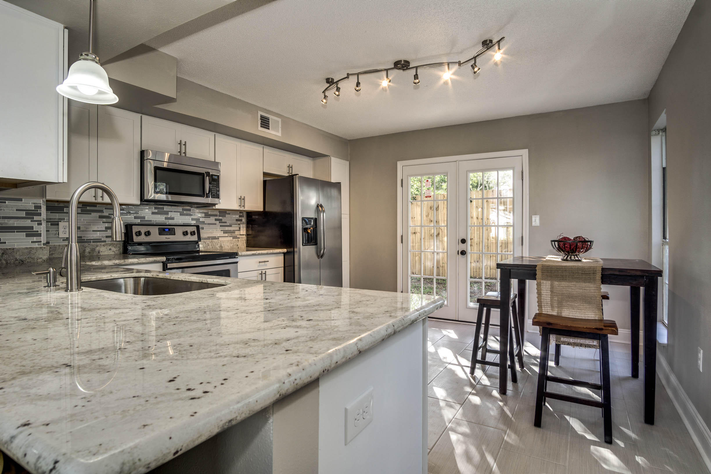 BRISTOL PARK - Residential