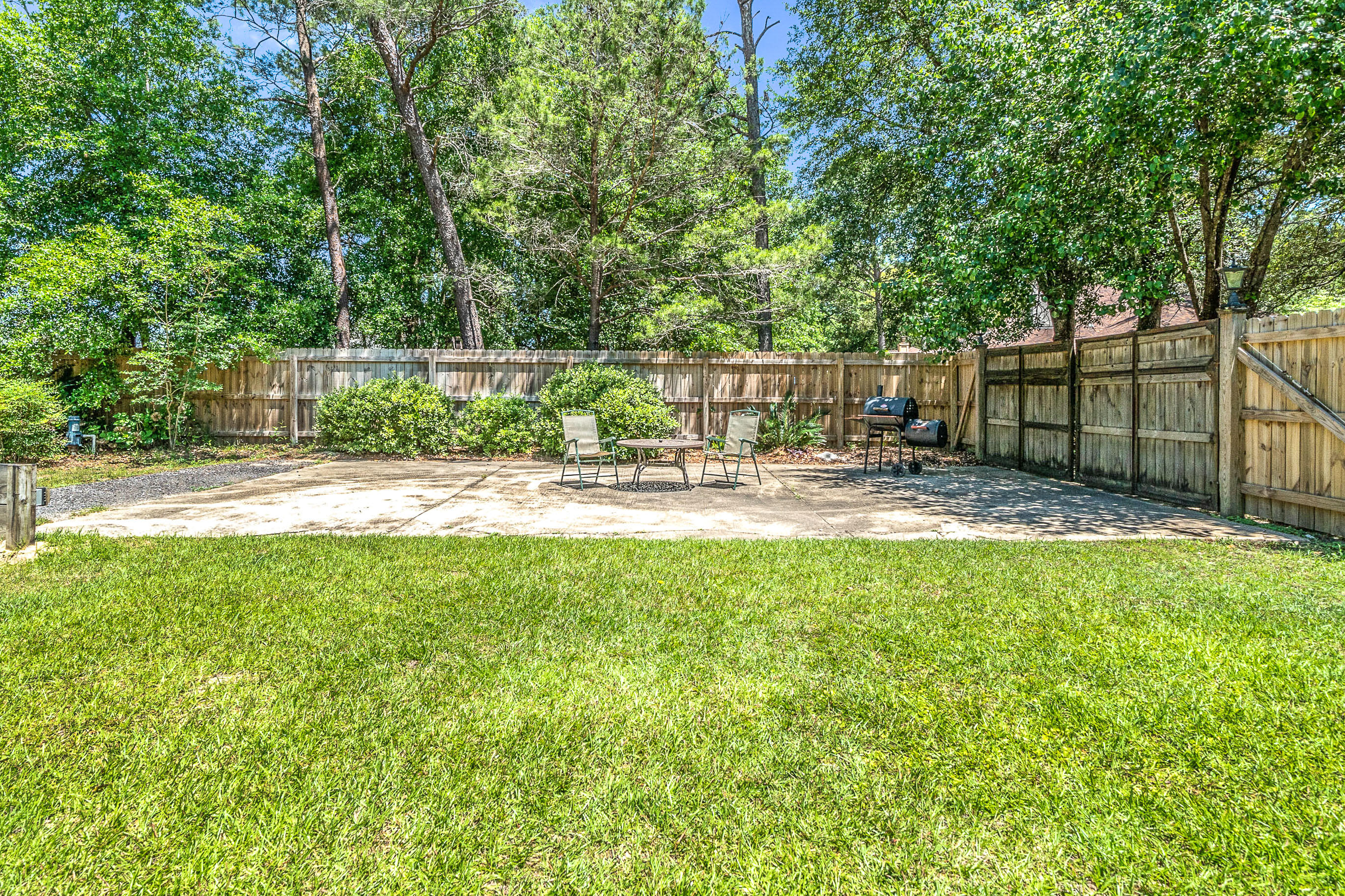 ROCKY BAYOU ESTATES 08A - Residential