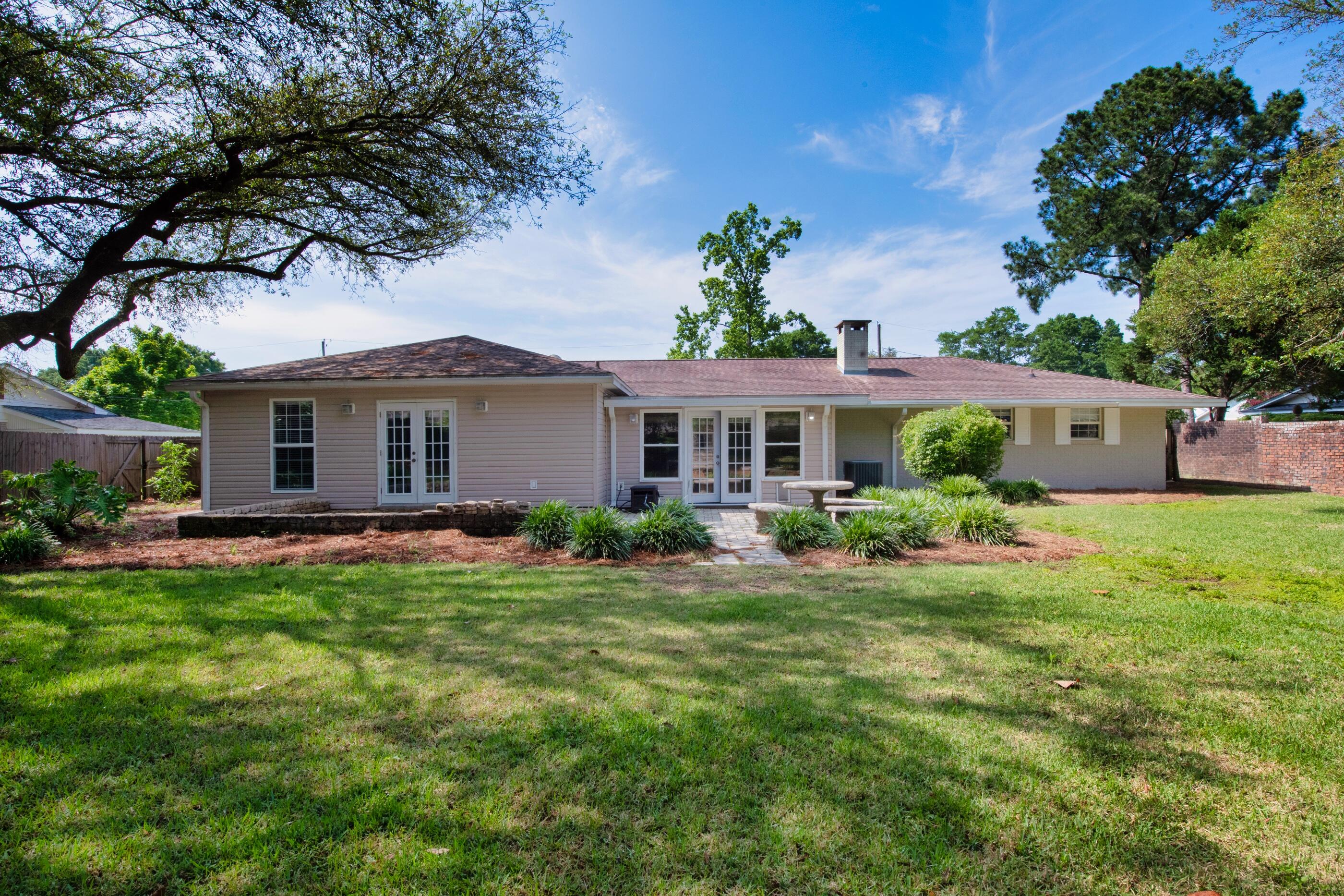 BAYOU POQUITO - Residential
