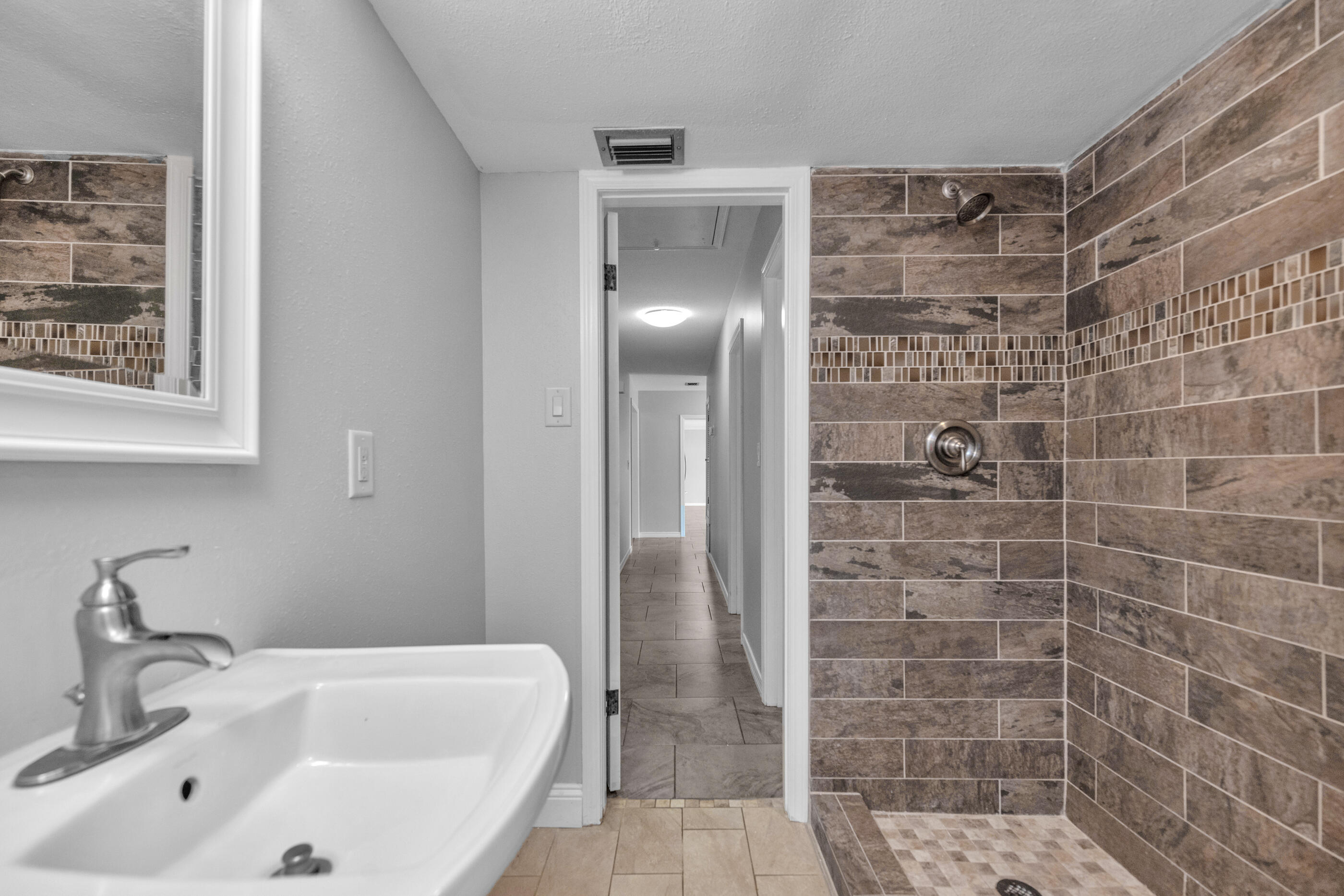 BAYOU POQUITO - Residential