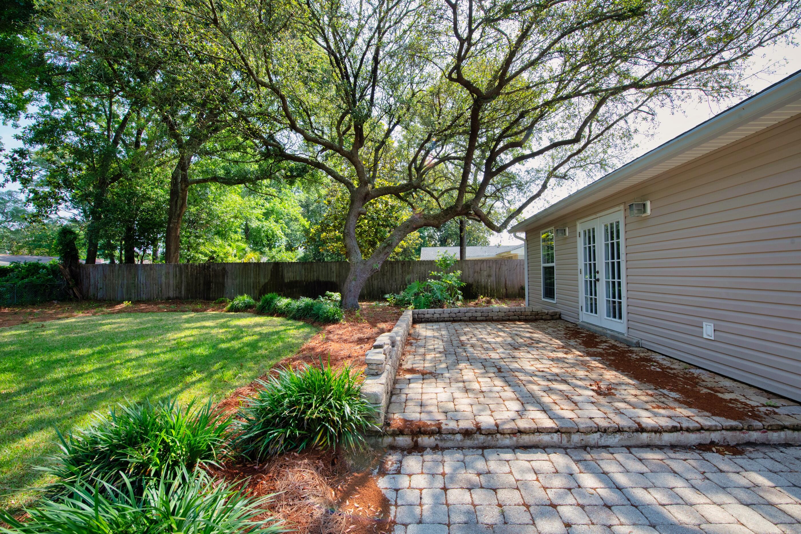 BAYOU POQUITO - Residential