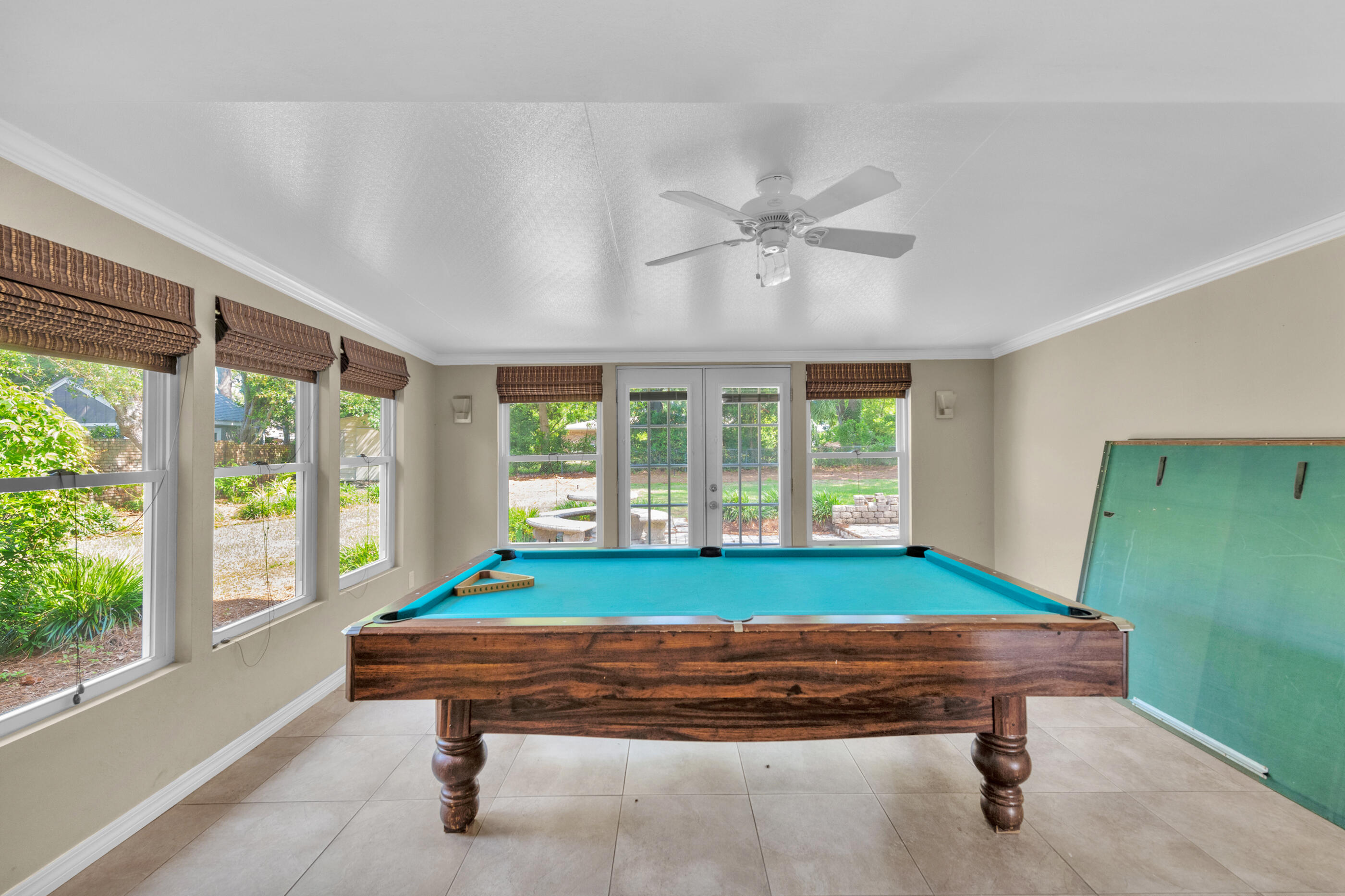 BAYOU POQUITO - Residential