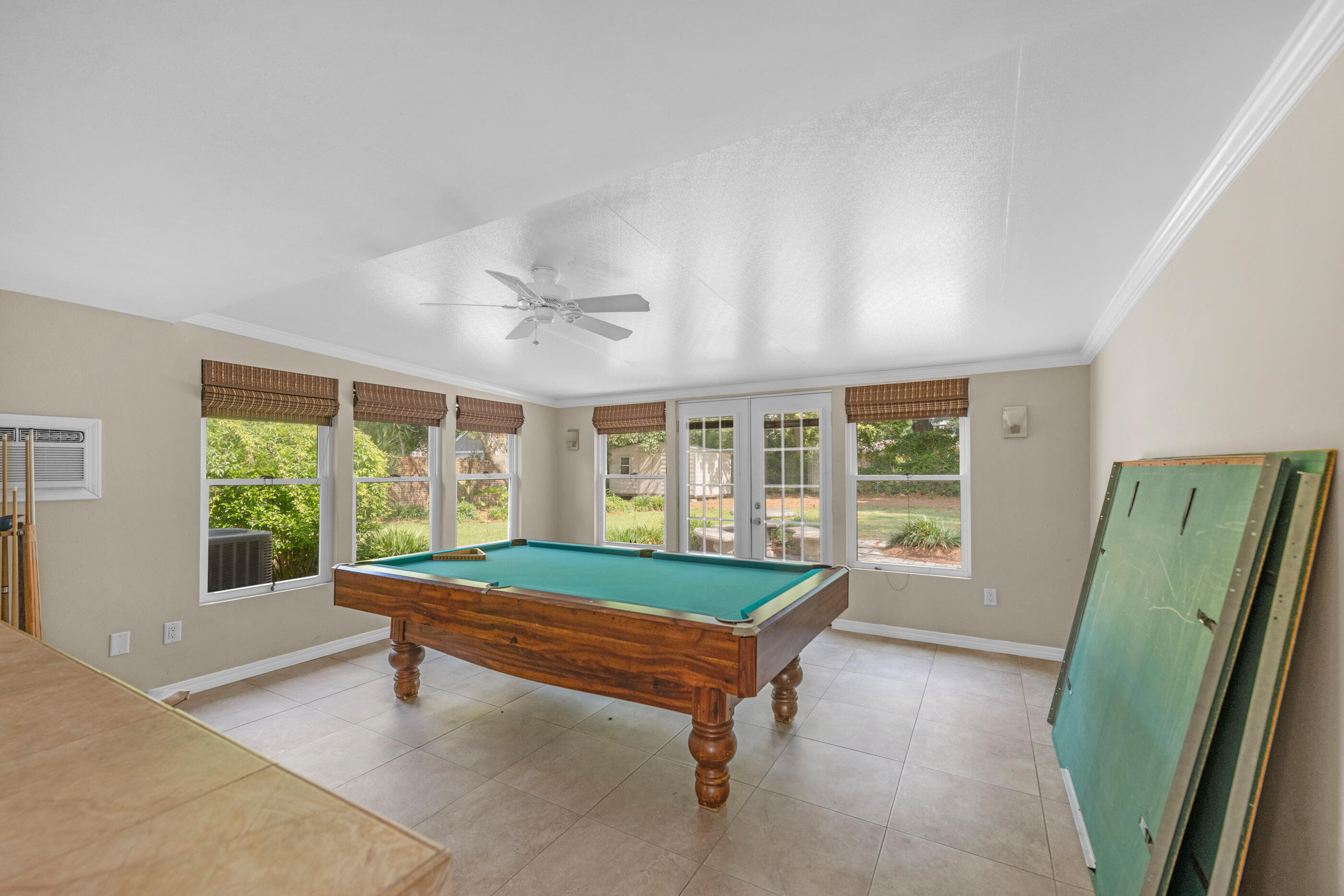 BAYOU POQUITO - Residential