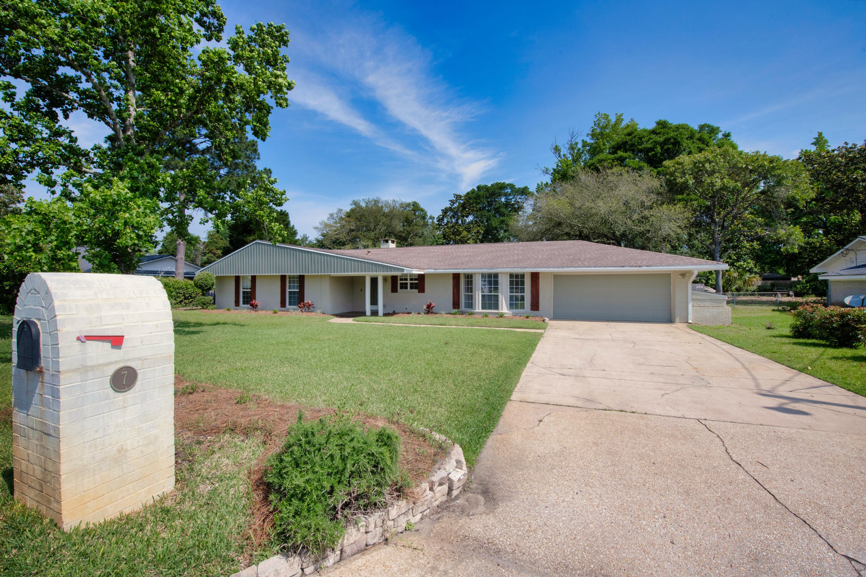 BAYOU POQUITO - Residential