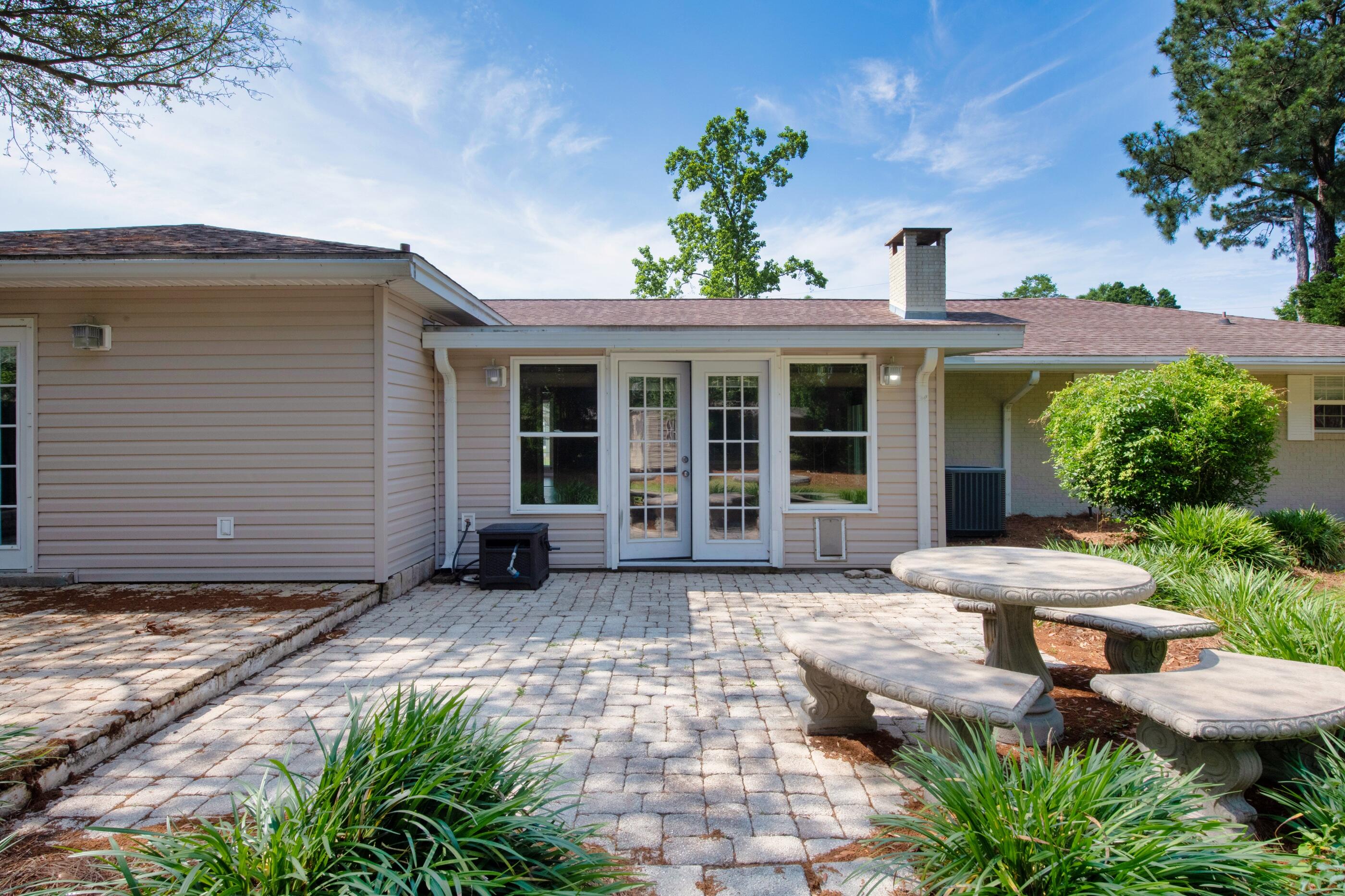 BAYOU POQUITO - Residential