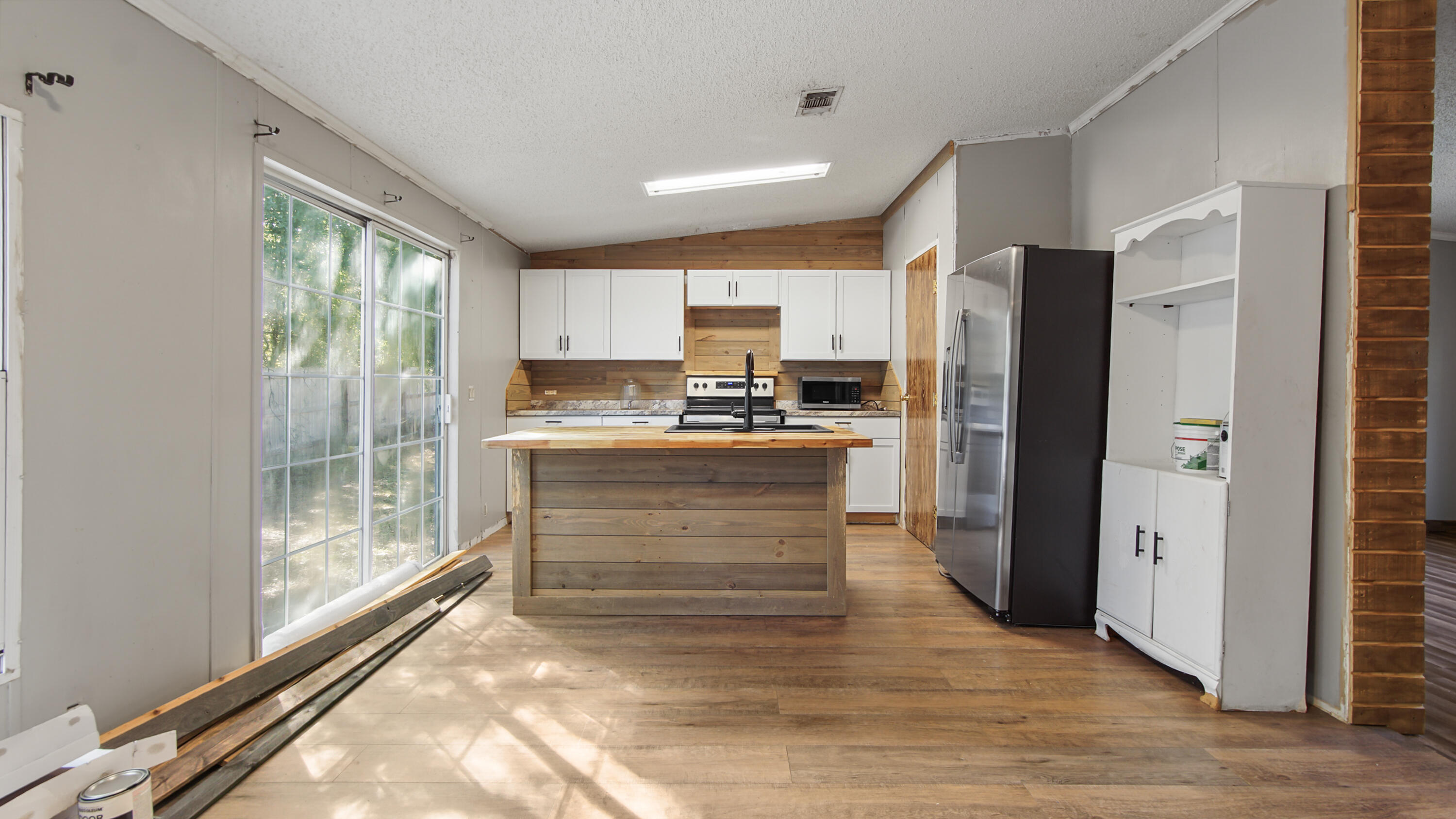 OAKWOOD HILLS UNIT 1 - Residential