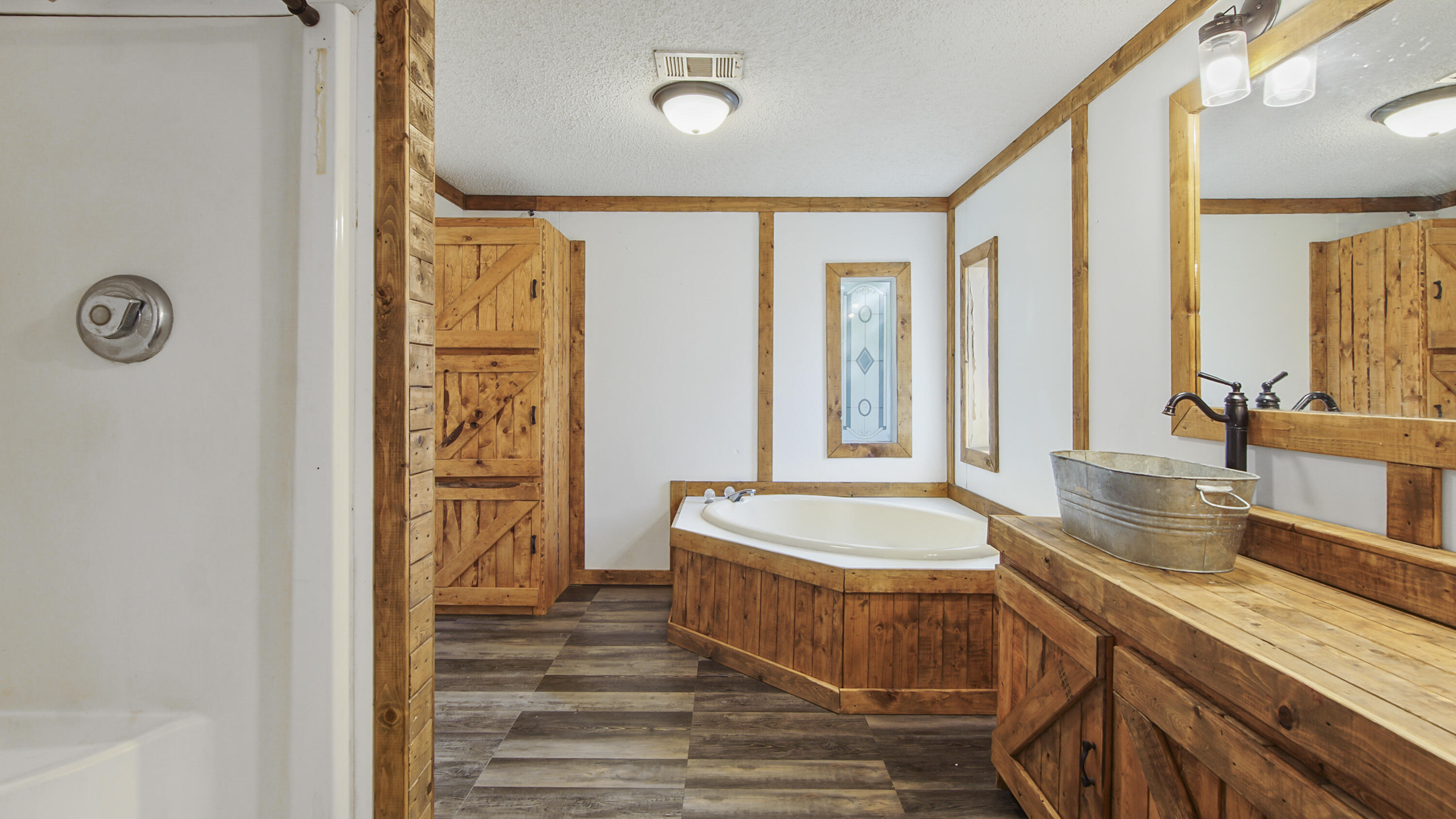 OAKWOOD HILLS UNIT 1 - Residential