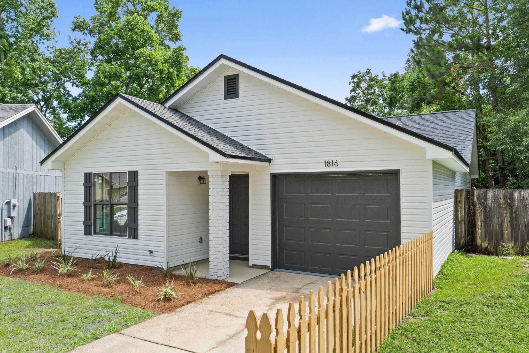 HIDDEN TRAILS PH 1 - Residential