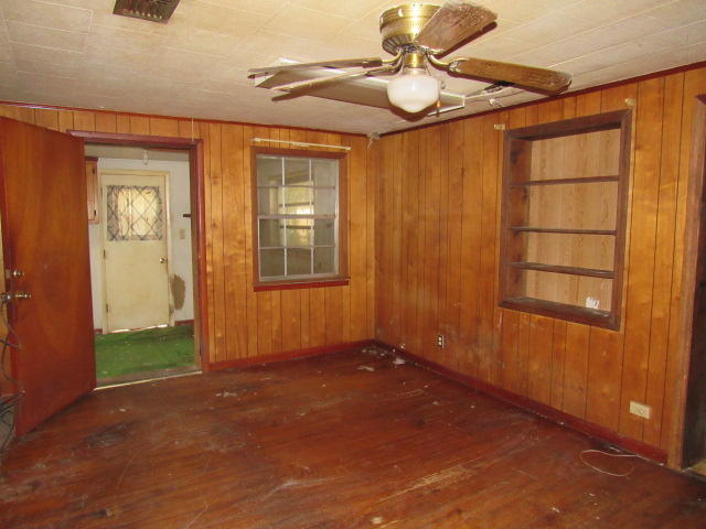 EDNEYS 2ND ADDN - Residential