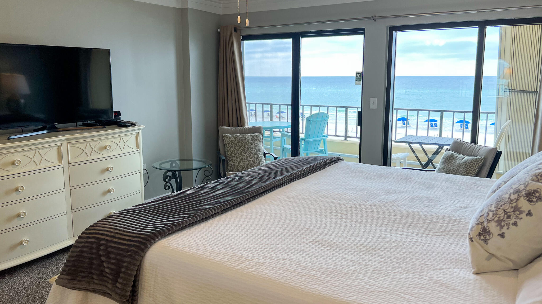 SURF DWELLER CONDO - Residential