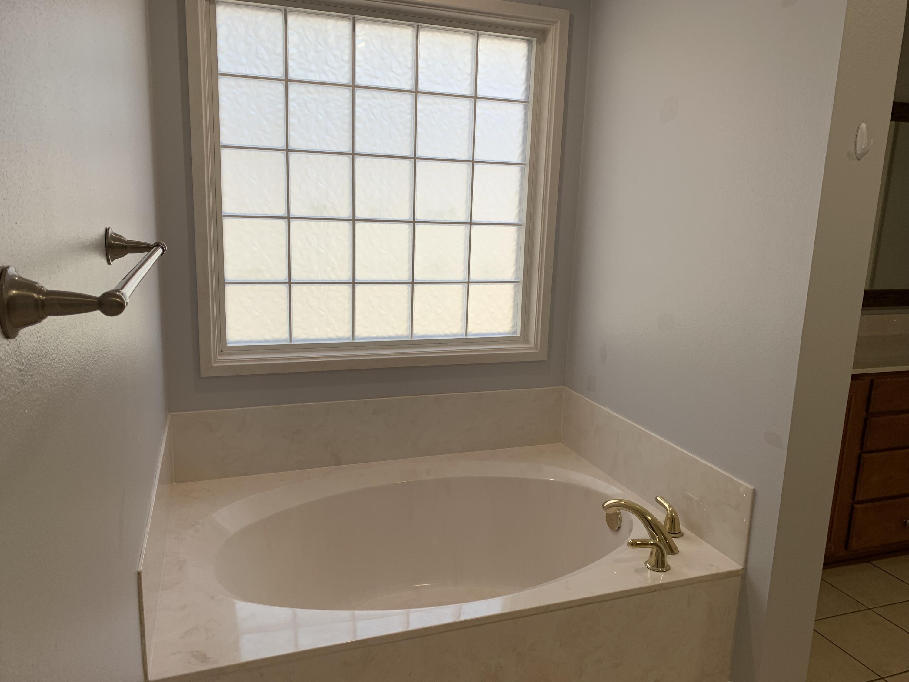 BRIDGEPORT COLONY - Residential Lease