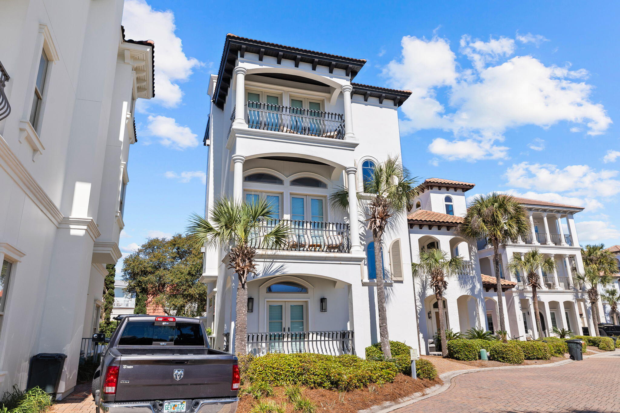 PALMEIRA VILLAS - Residential