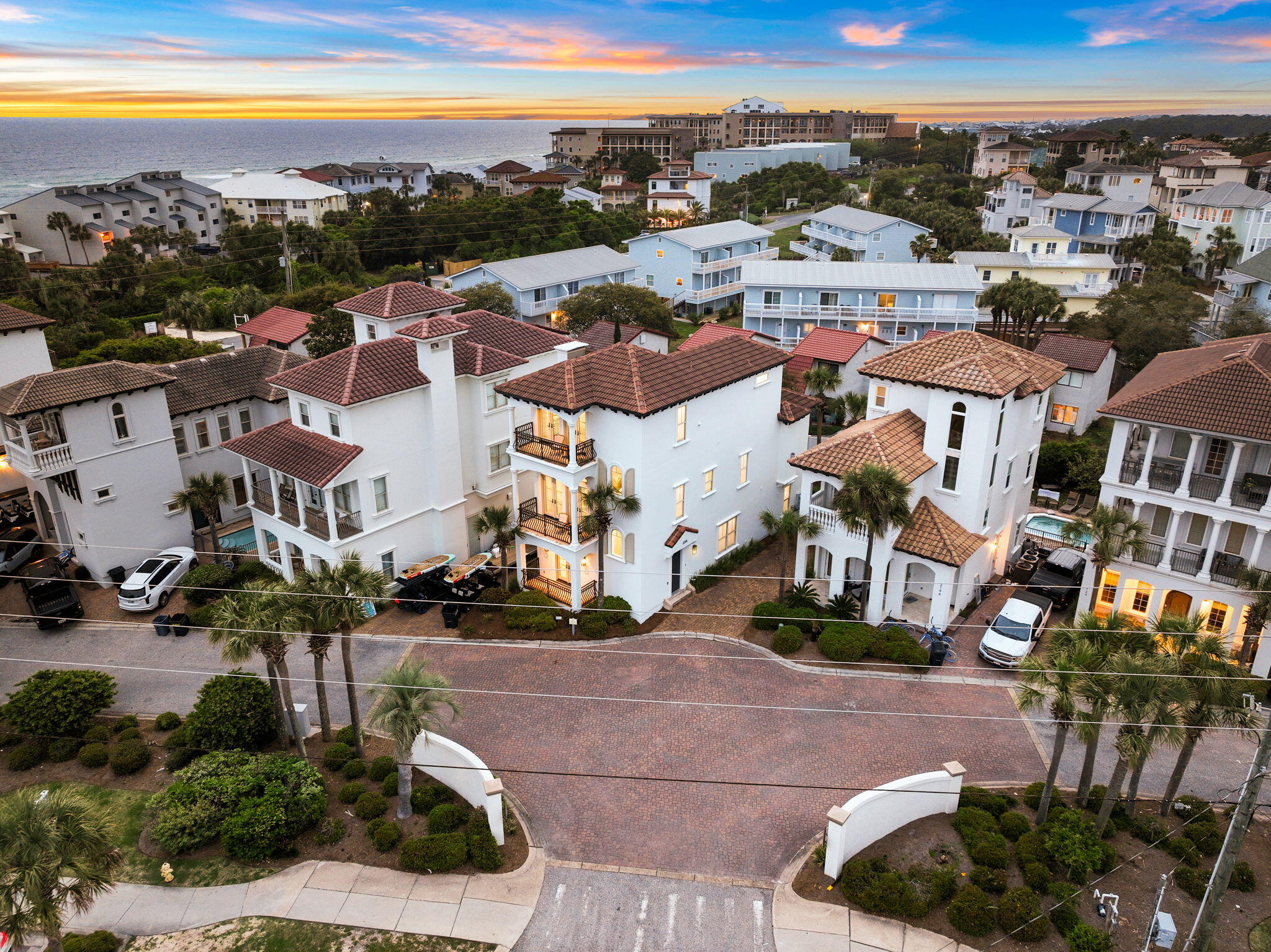 PALMEIRA VILLAS - Residential