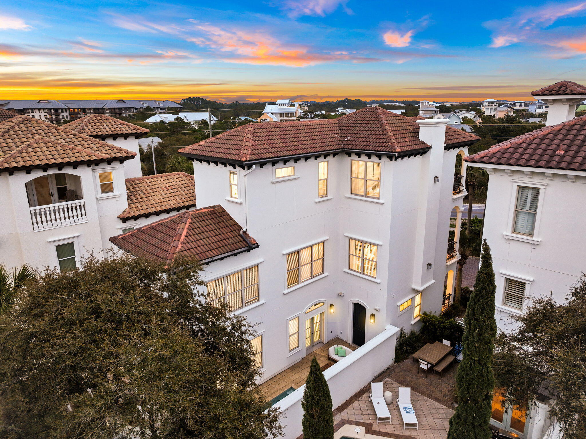 PALMEIRA VILLAS - Residential