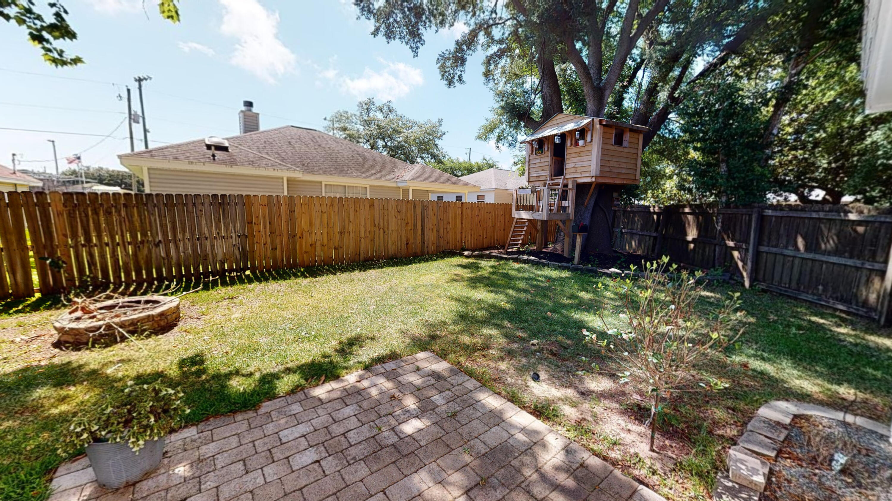 ASHLAND MANOR - Residential