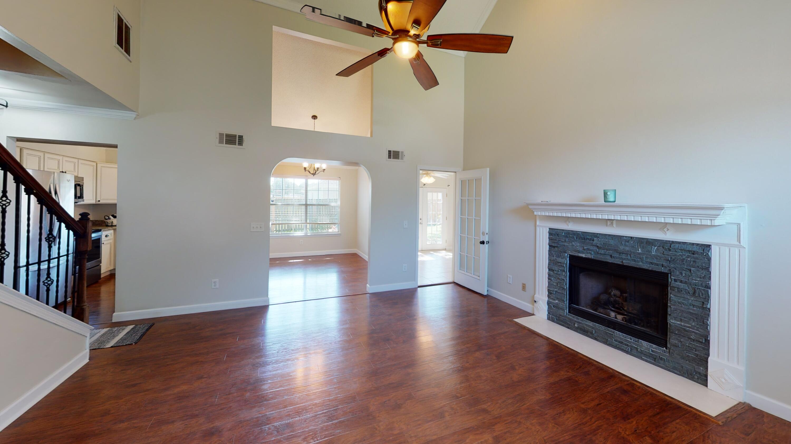 ASHLAND MANOR - Residential