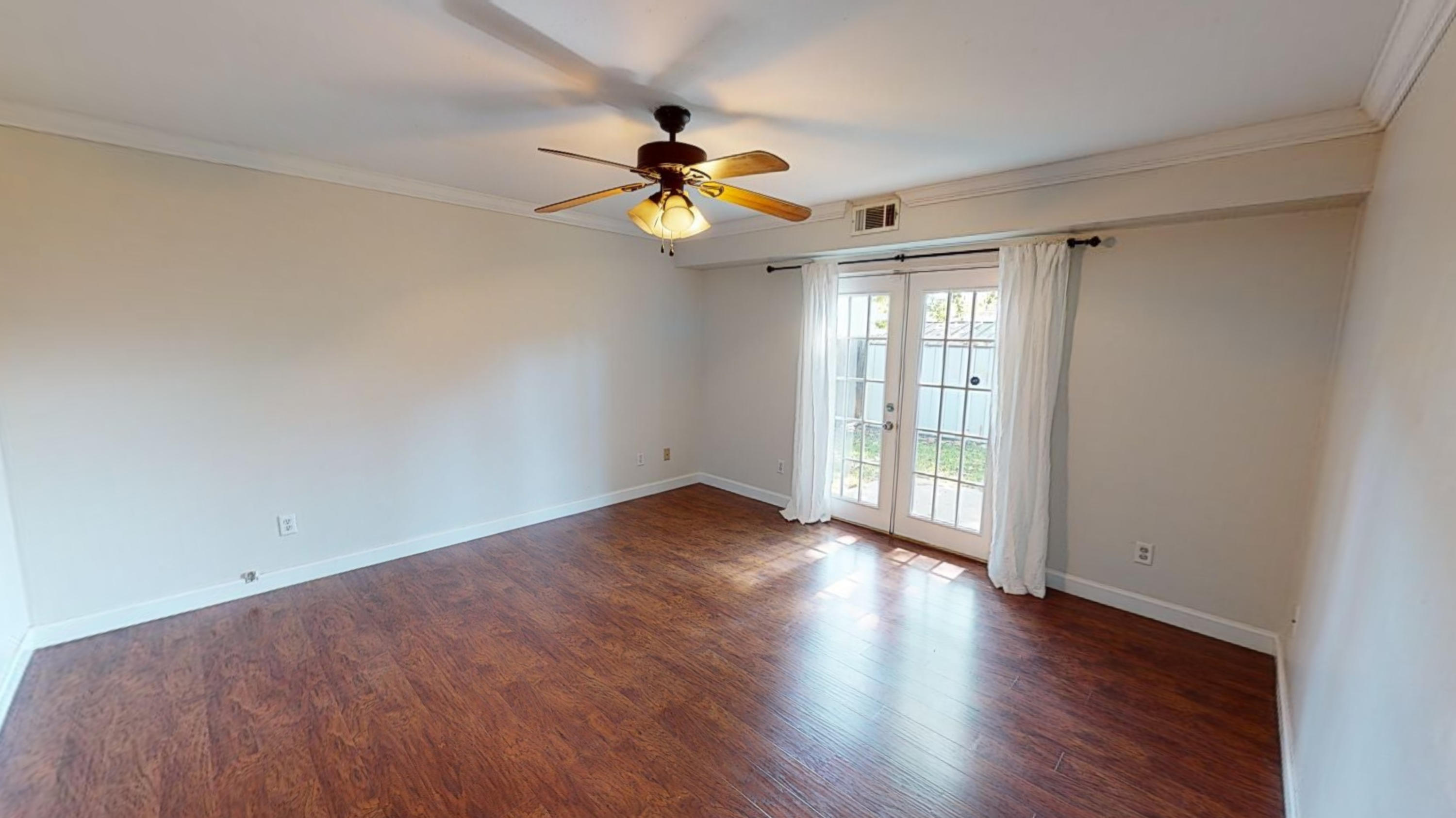 ASHLAND MANOR - Residential