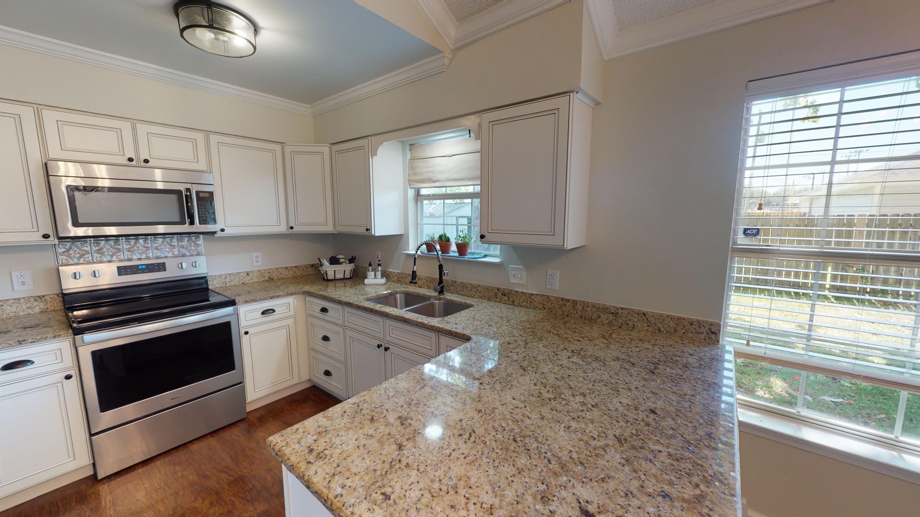 ASHLAND MANOR - Residential