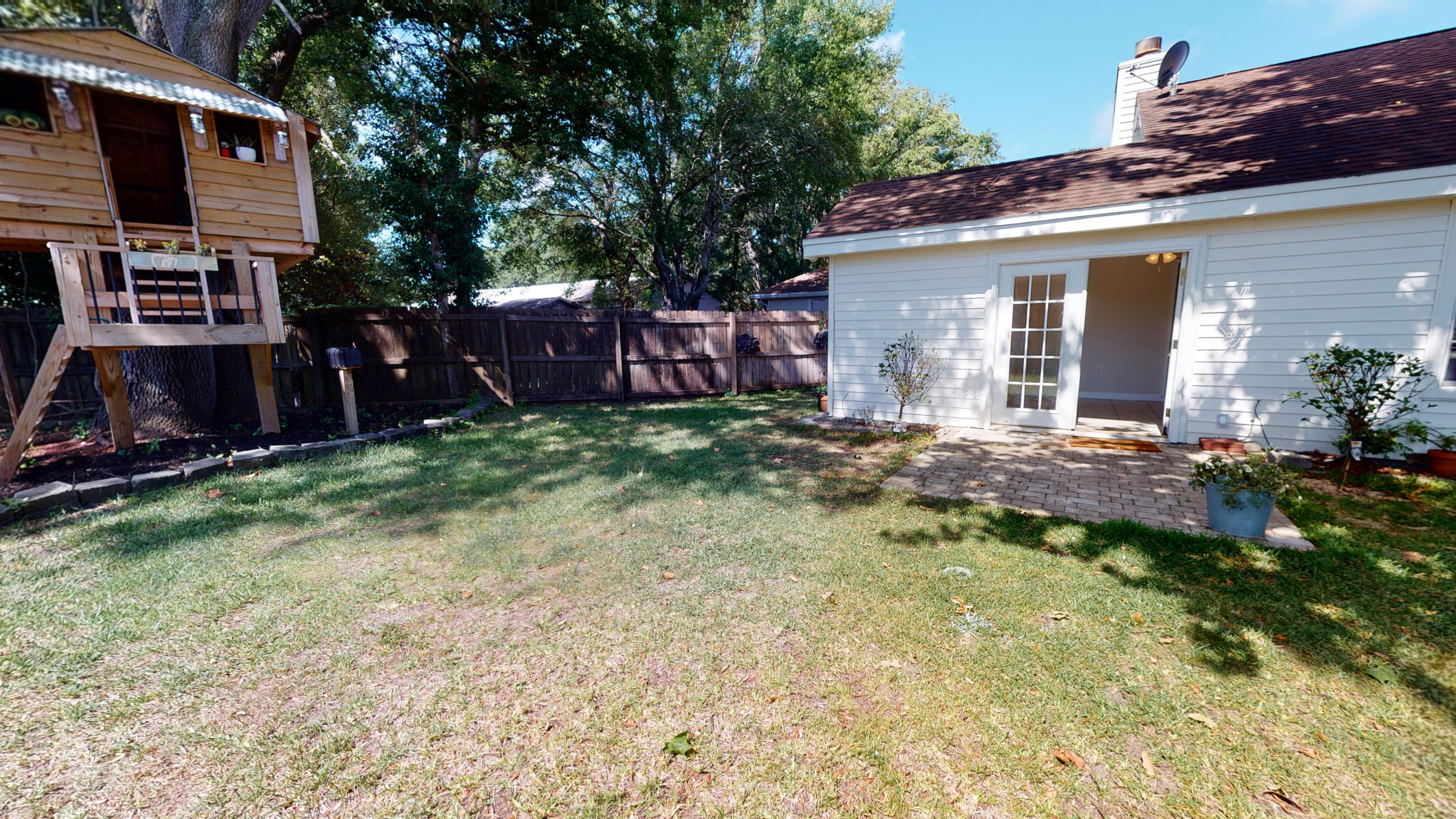 ASHLAND MANOR - Residential