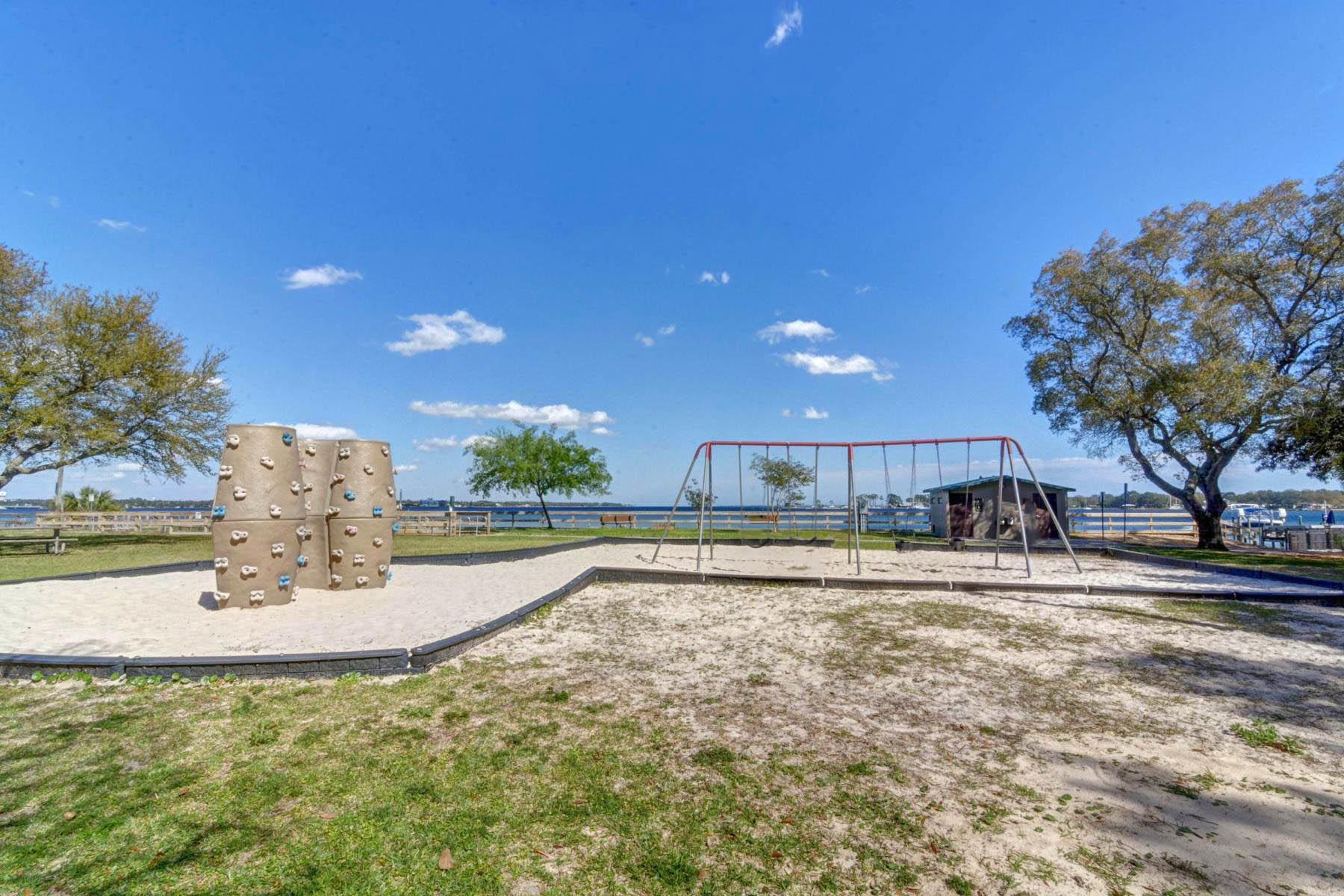 GARNIER BEACH - Residential