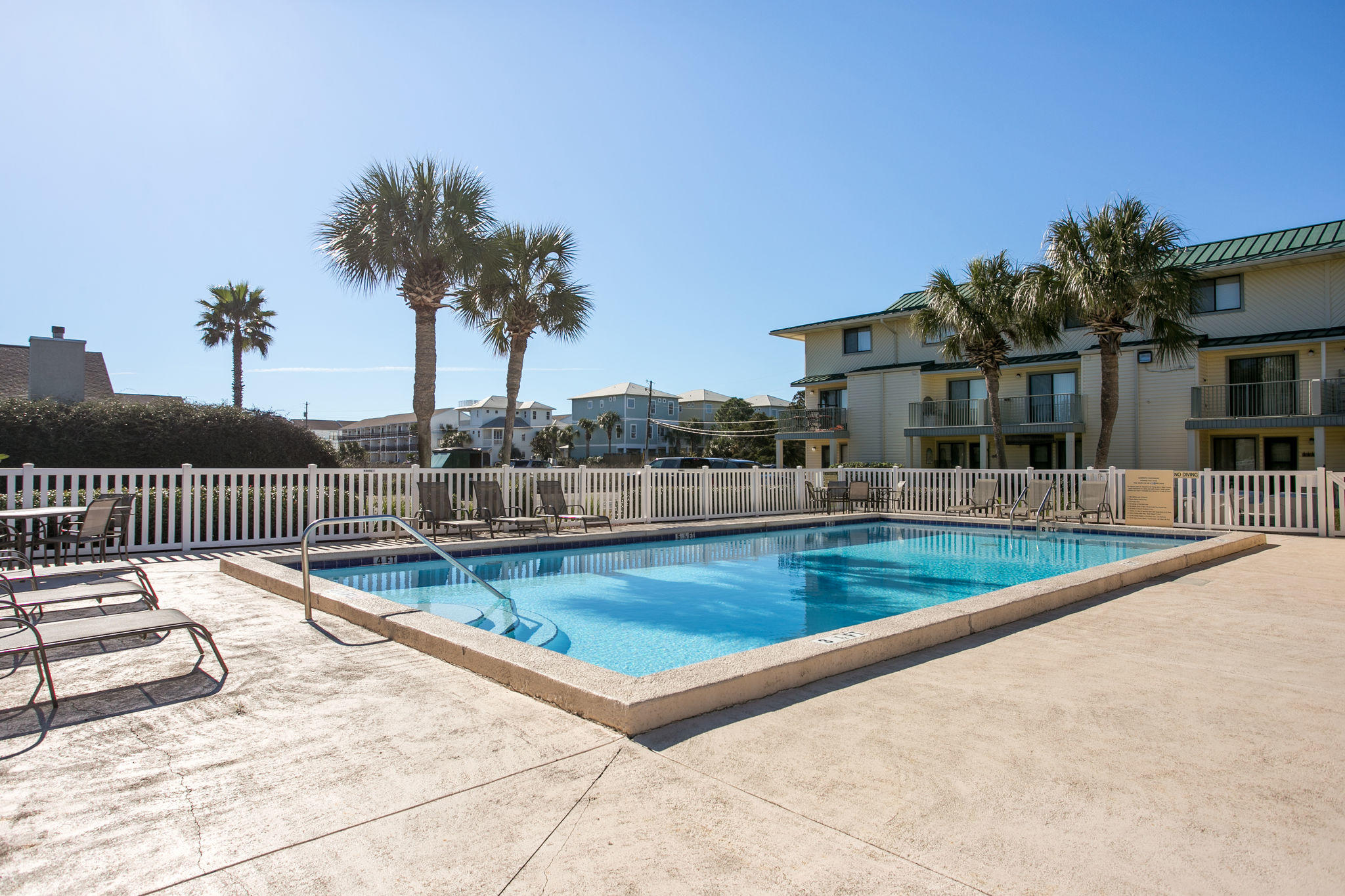 SANDPRINTS CONDO - Residential